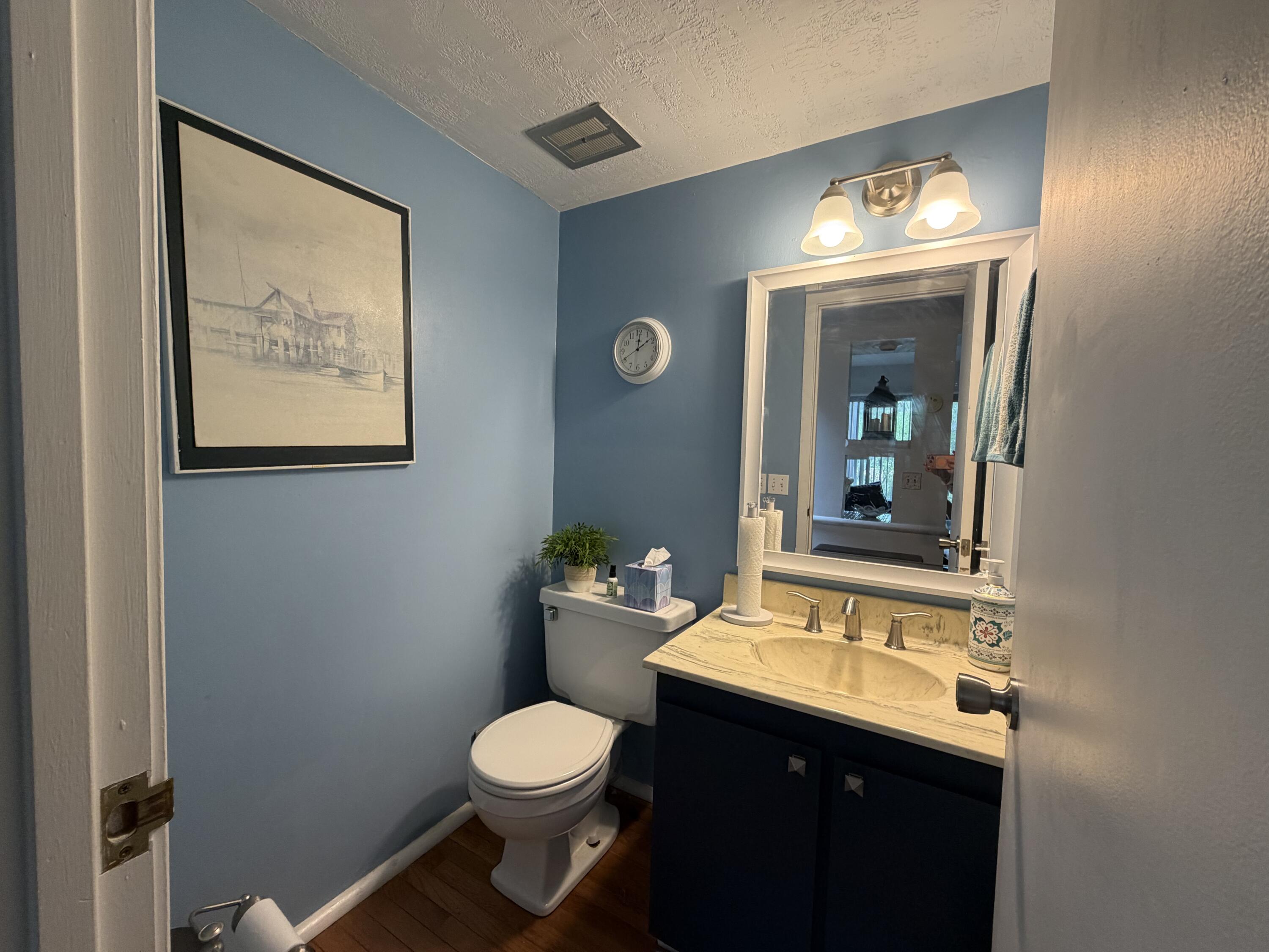 135 Balmoral Court Kalamazoo MI 49006