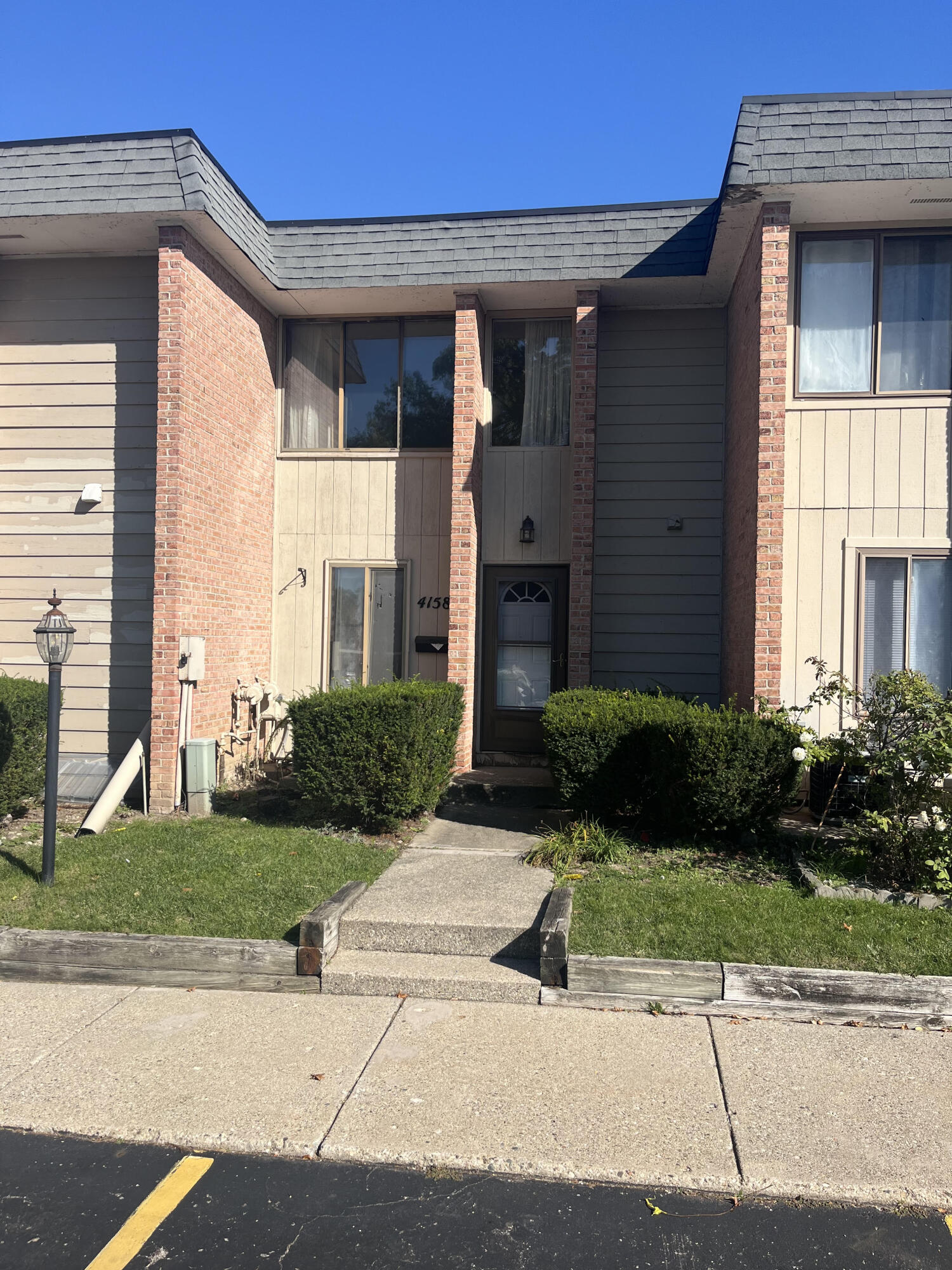 4158 E Saxony Drive SE Grand Rapids MI 49508