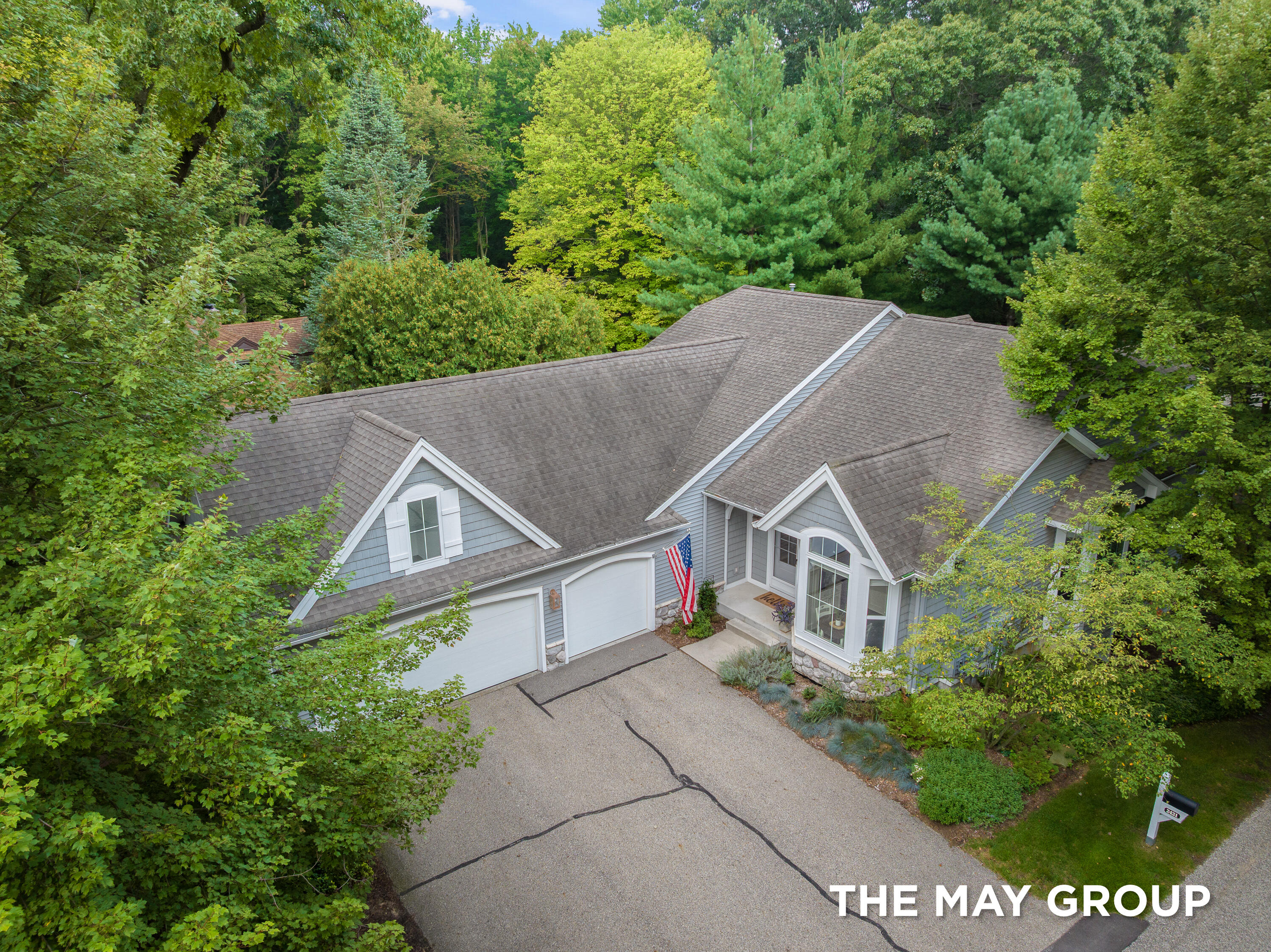 2431 Summit Ridge Drive NE Grand Rapids MI 49505
