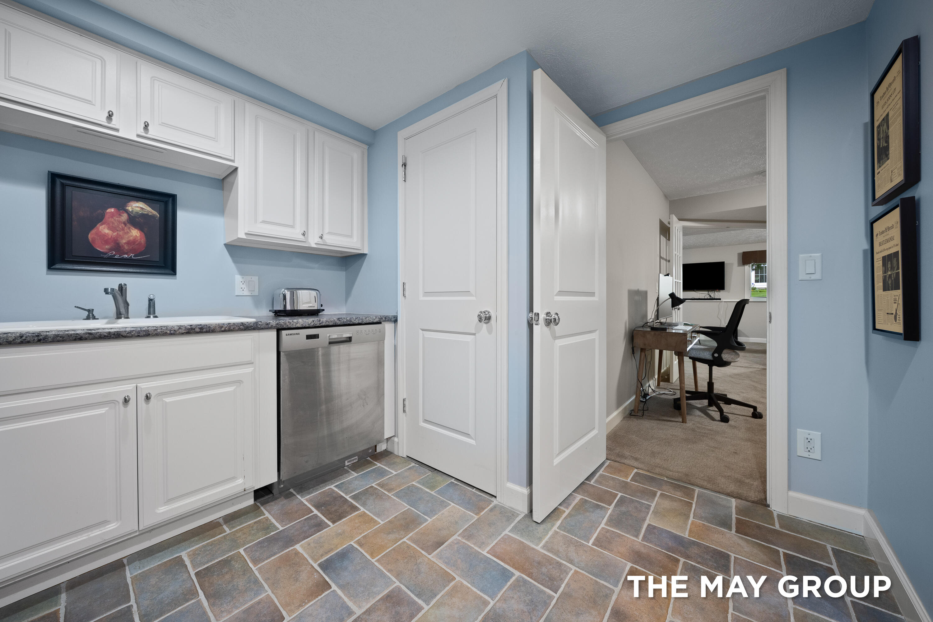 2431 Summit Ridge Drive NE Grand Rapids MI 49505