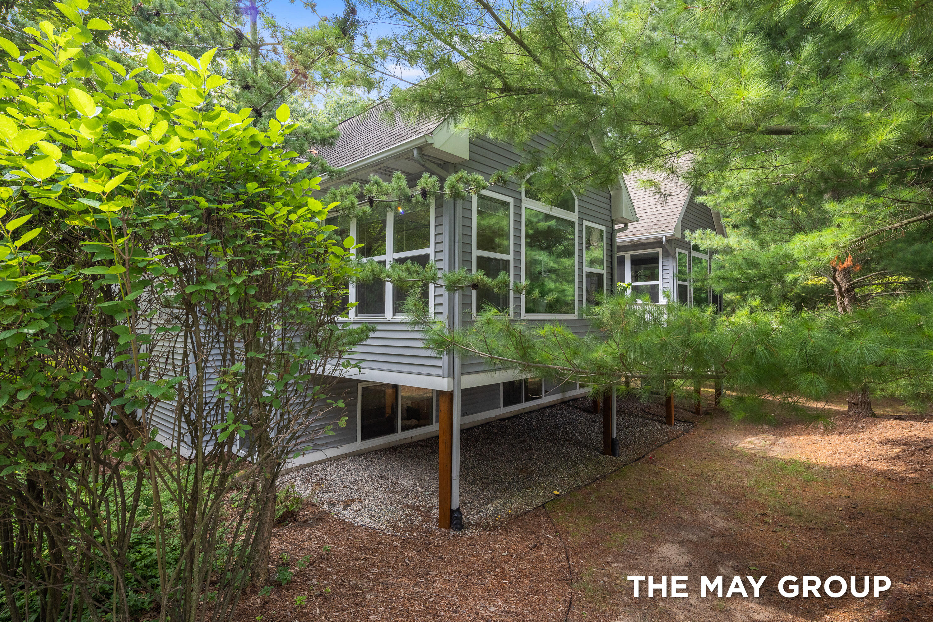 2431 Summit Ridge Drive NE Grand Rapids MI 49505