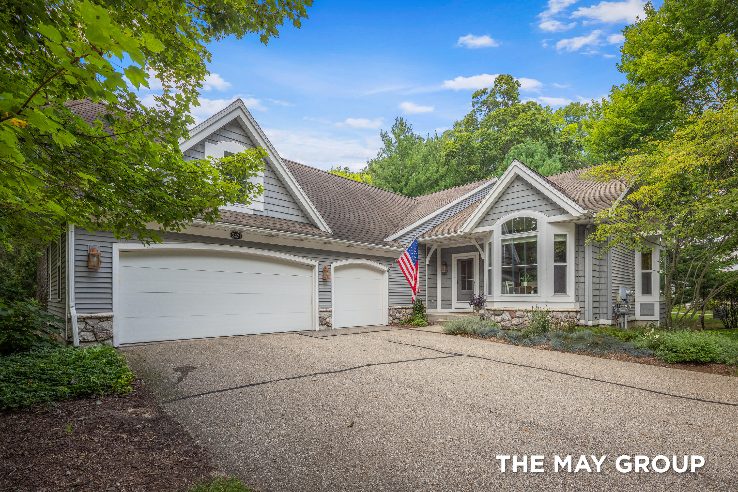 2431 Summit Ridge Drive NE Grand Rapids MI 49505