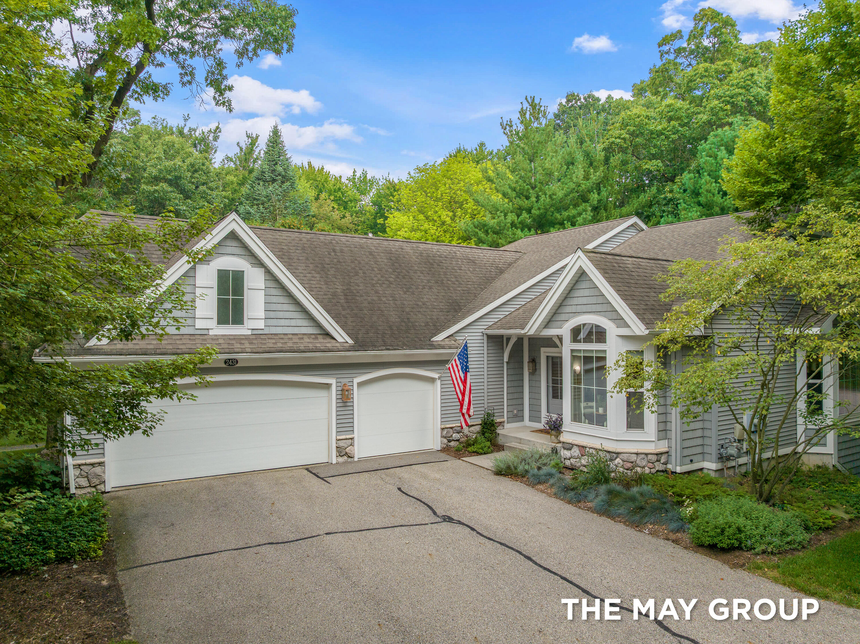 2431 Summit Ridge Drive NE Grand Rapids MI 49505