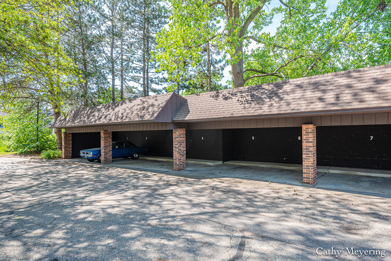 3181 Charlevoix Drive SE Grand Rapids MI 49546