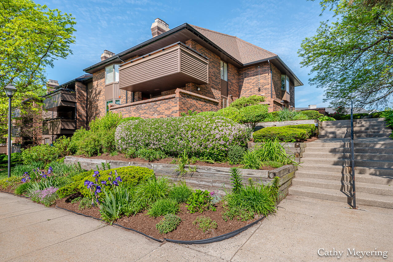 3181 Charlevoix Drive SE Grand Rapids MI 49546