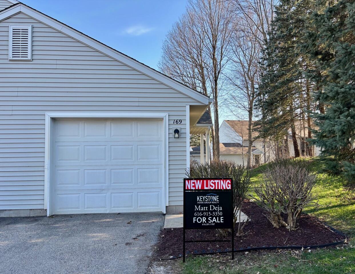 169 Hunters Lane NE Rockford MI 49341