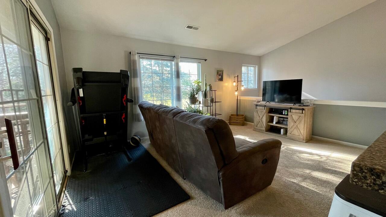 169 Hunters Lane NE Rockford MI 49341