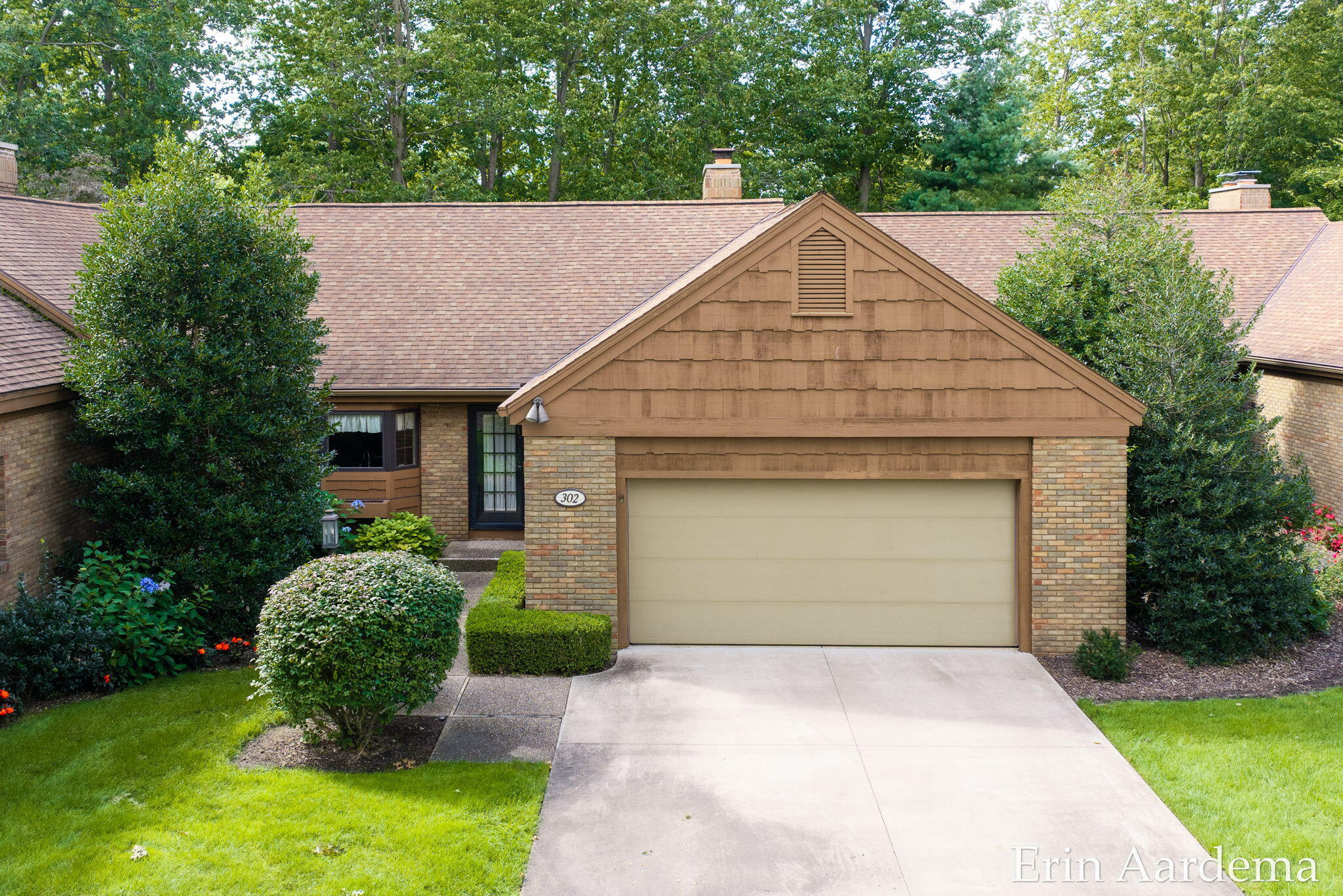 302 Foxcroft Circle Holland MI 49423