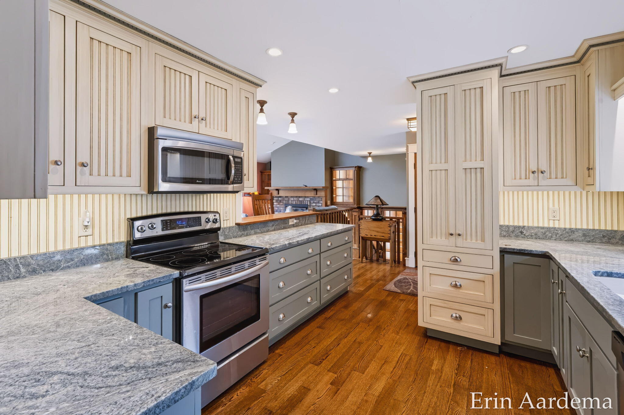 302 Foxcroft Circle Holland MI 49423