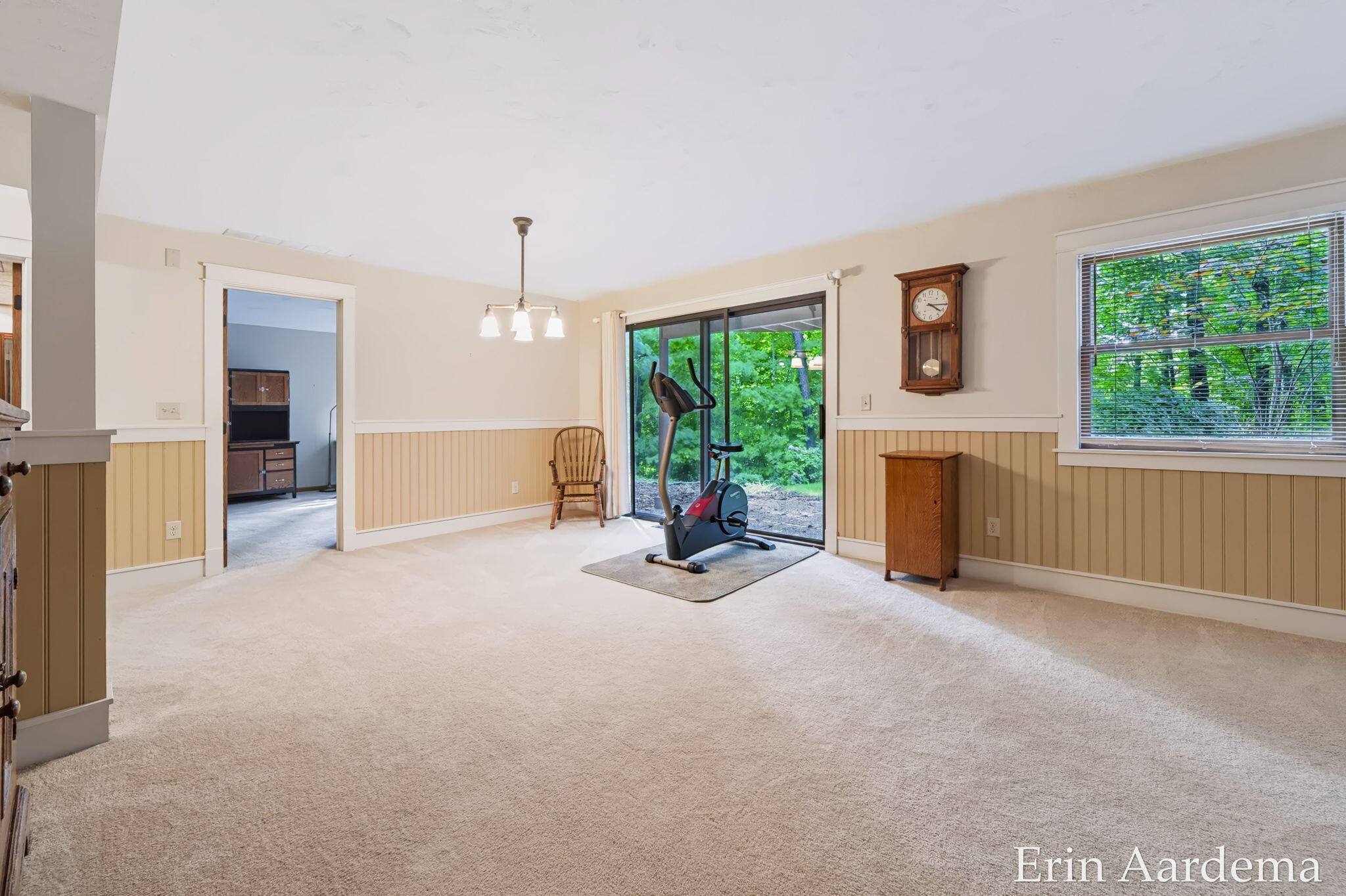 302 Foxcroft Circle Holland MI 49423