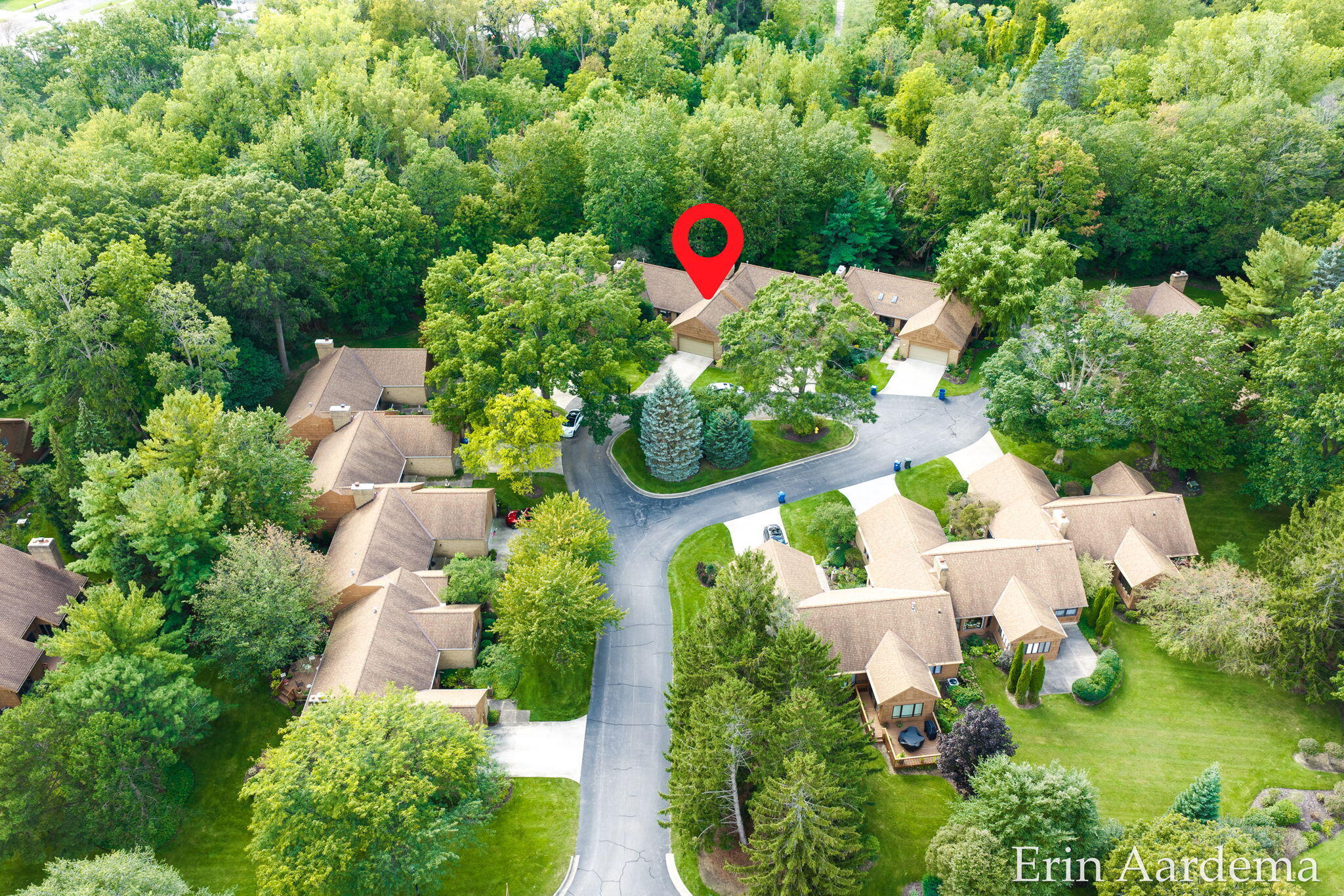 302 Foxcroft Circle Holland MI 49423