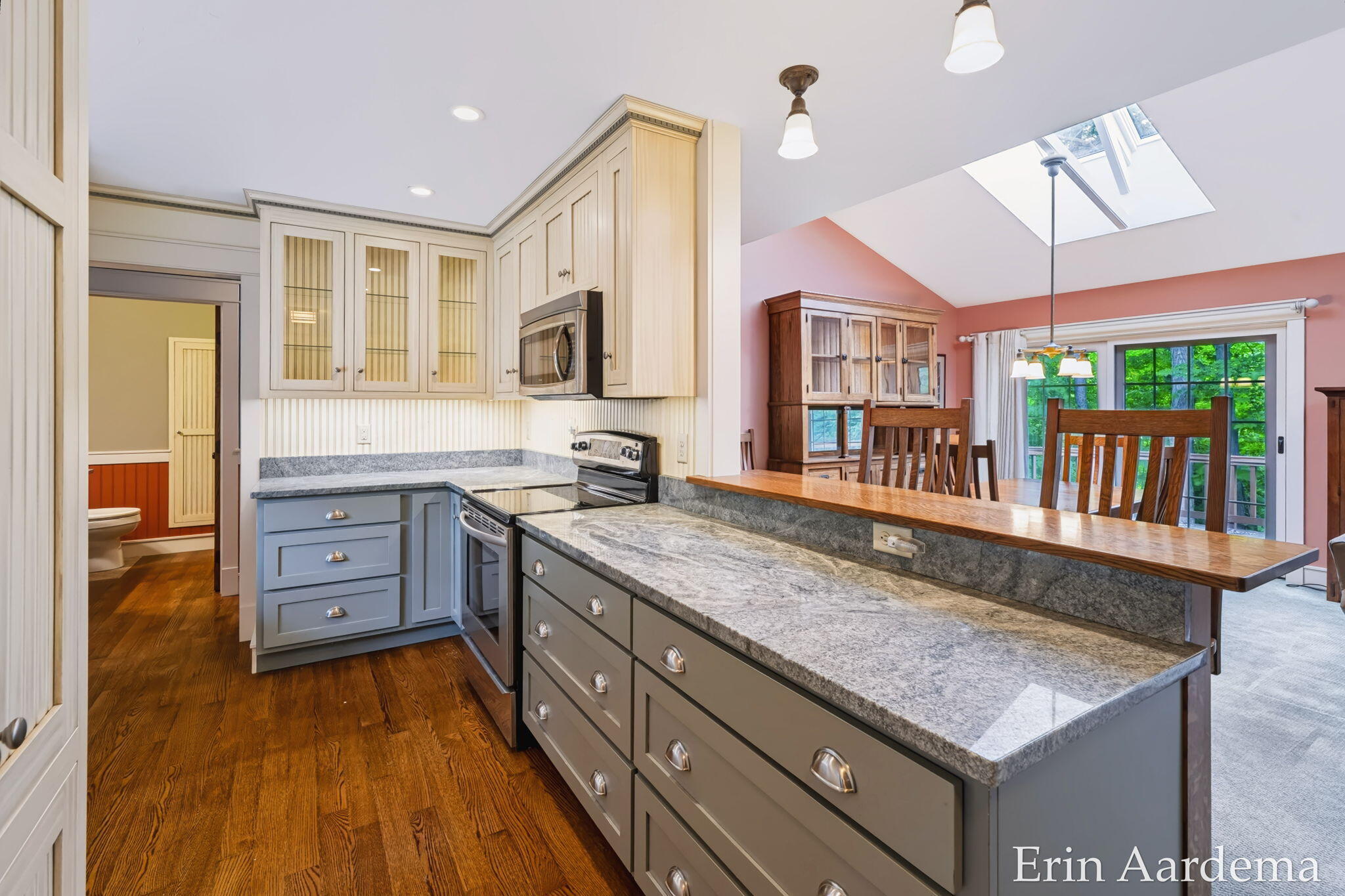 302 Foxcroft Circle Holland MI 49423