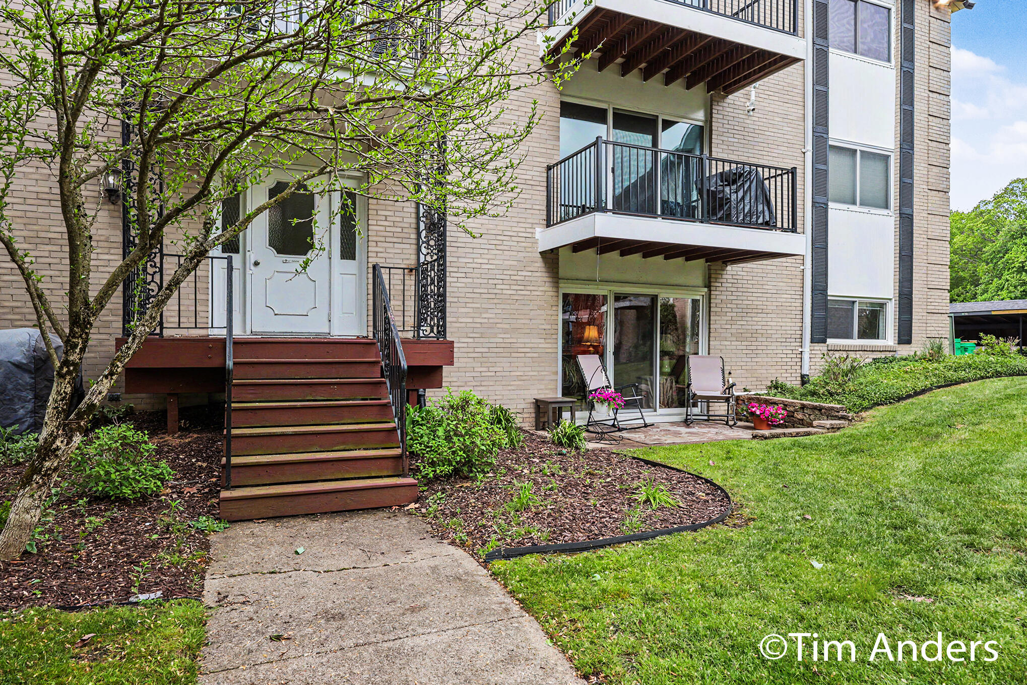 2759 Leonard Street NW Grand Rapids MI 49504