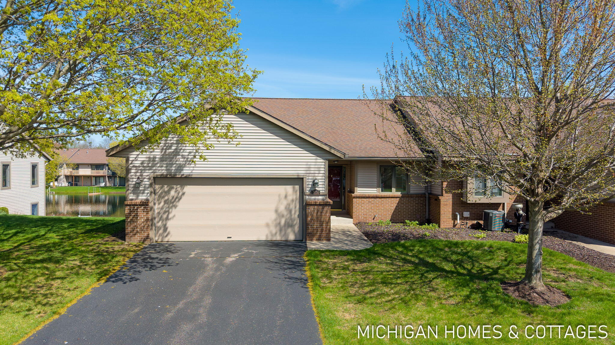 1674 Lakeview Drive Zeeland MI 49464
