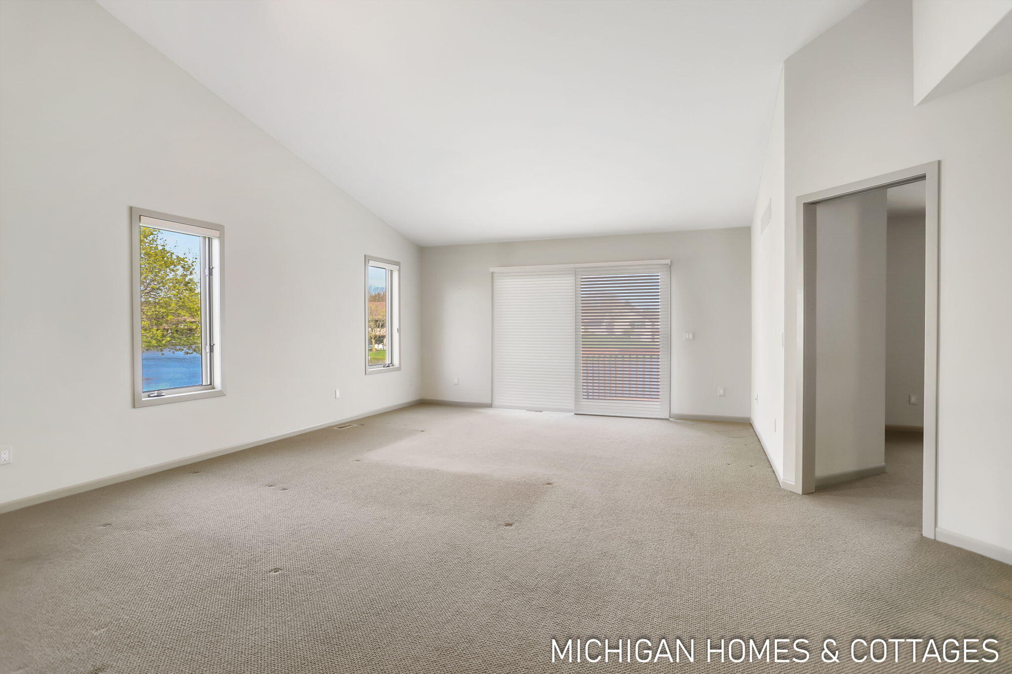 1674 Lakeview Drive Zeeland MI 49464