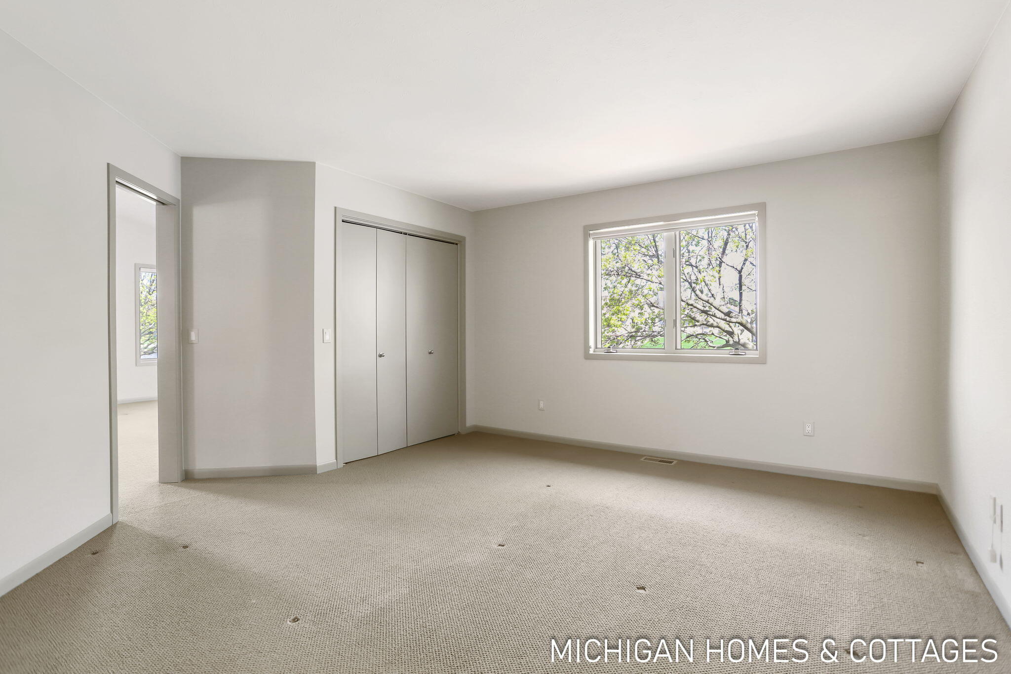 1674 Lakeview Drive Zeeland MI 49464