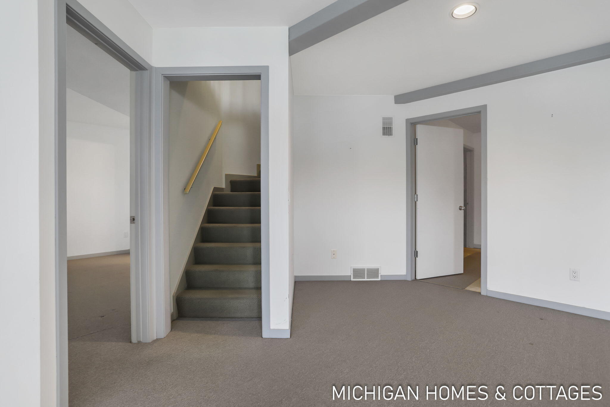 1674 Lakeview Drive Zeeland MI 49464