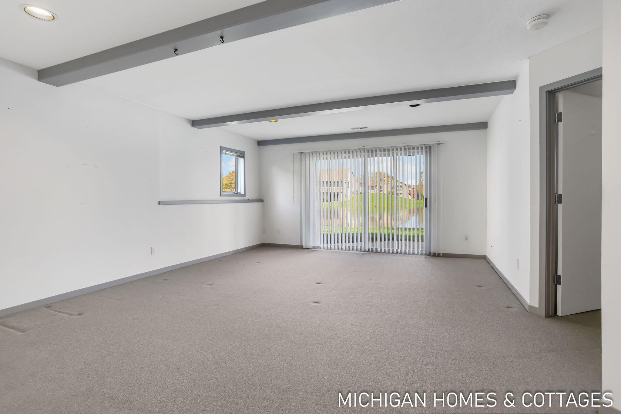 1674 Lakeview Drive Zeeland MI 49464