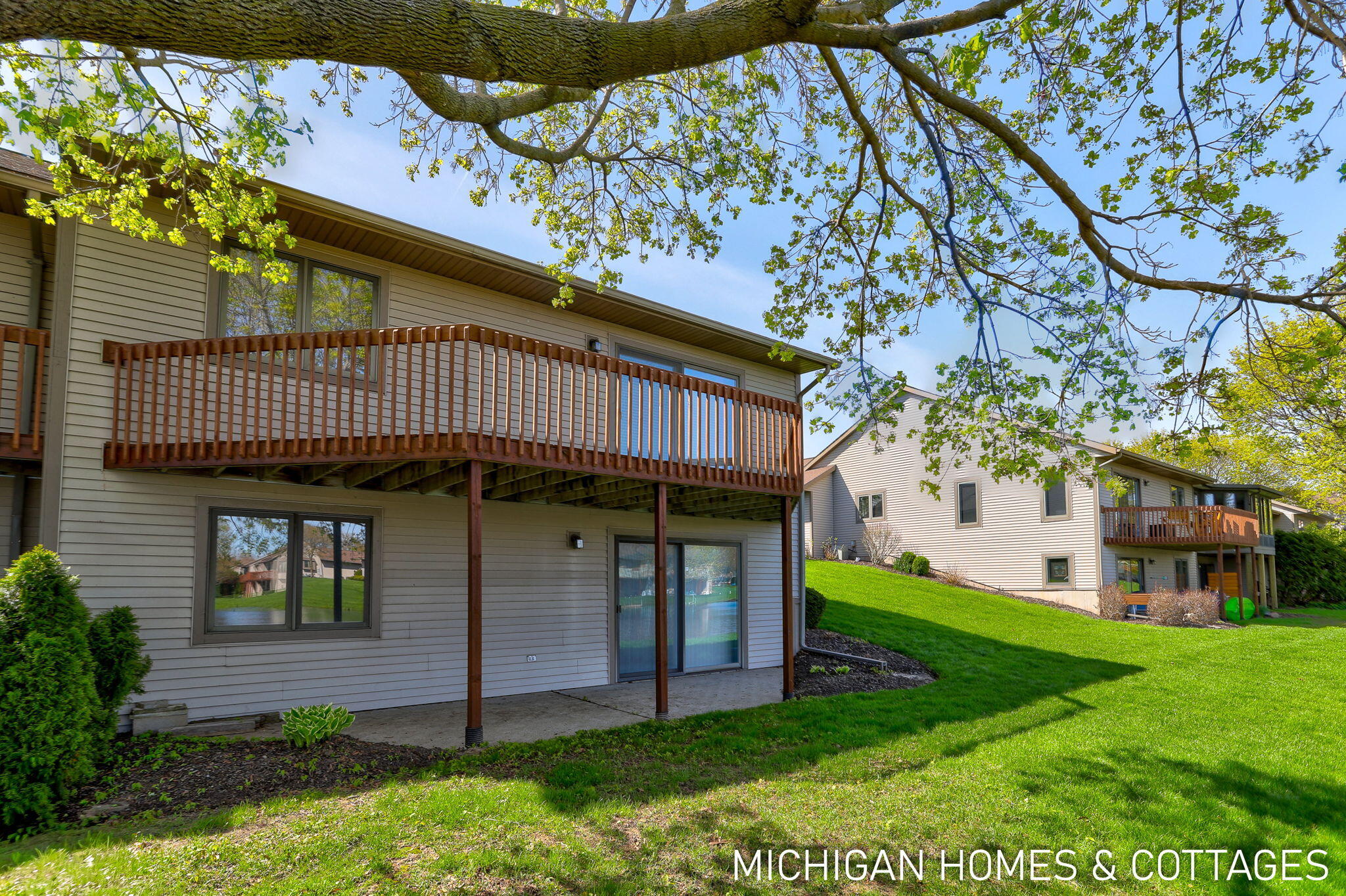 1674 Lakeview Drive Zeeland MI 49464