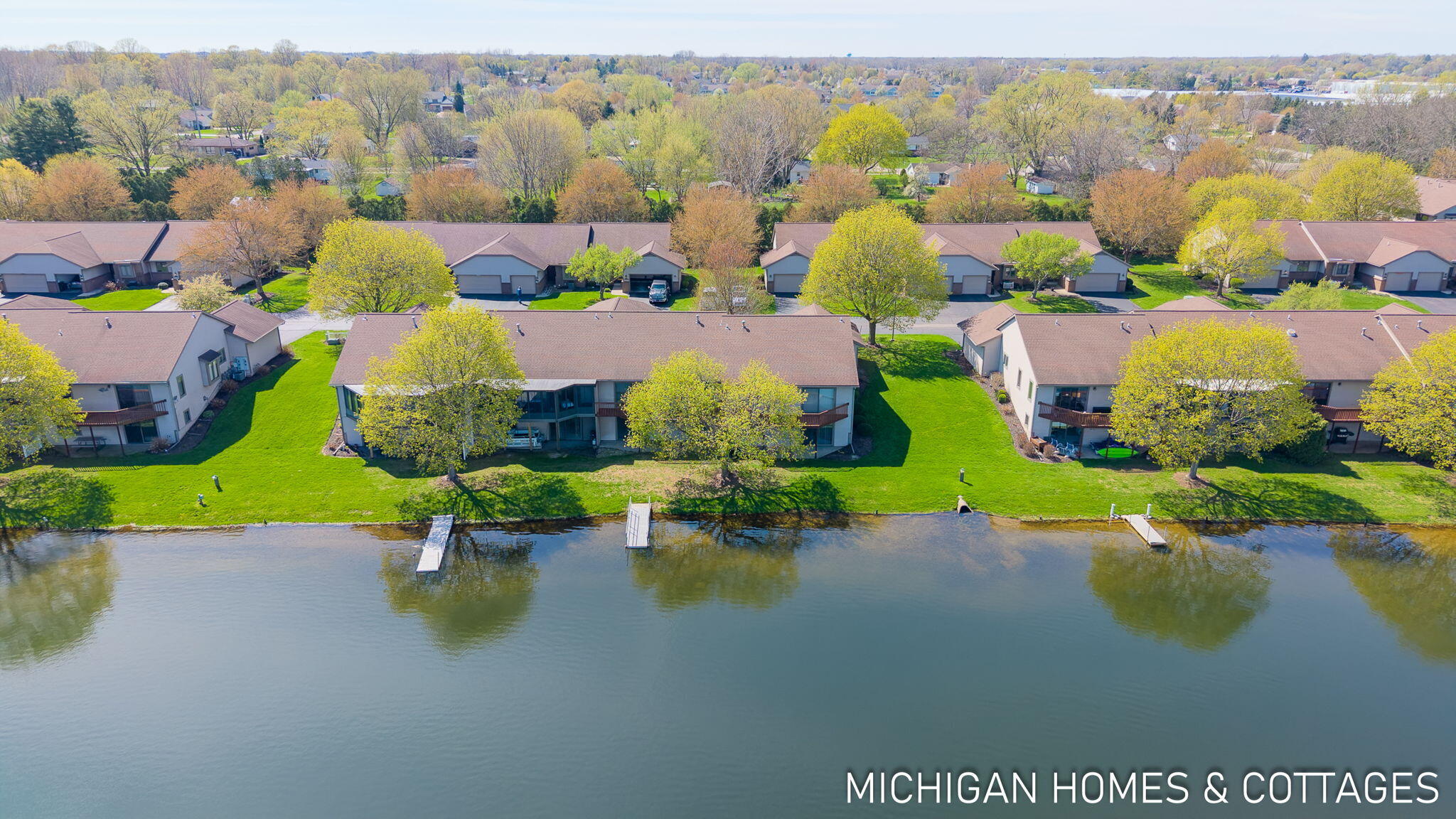 1674 Lakeview Drive Zeeland MI 49464