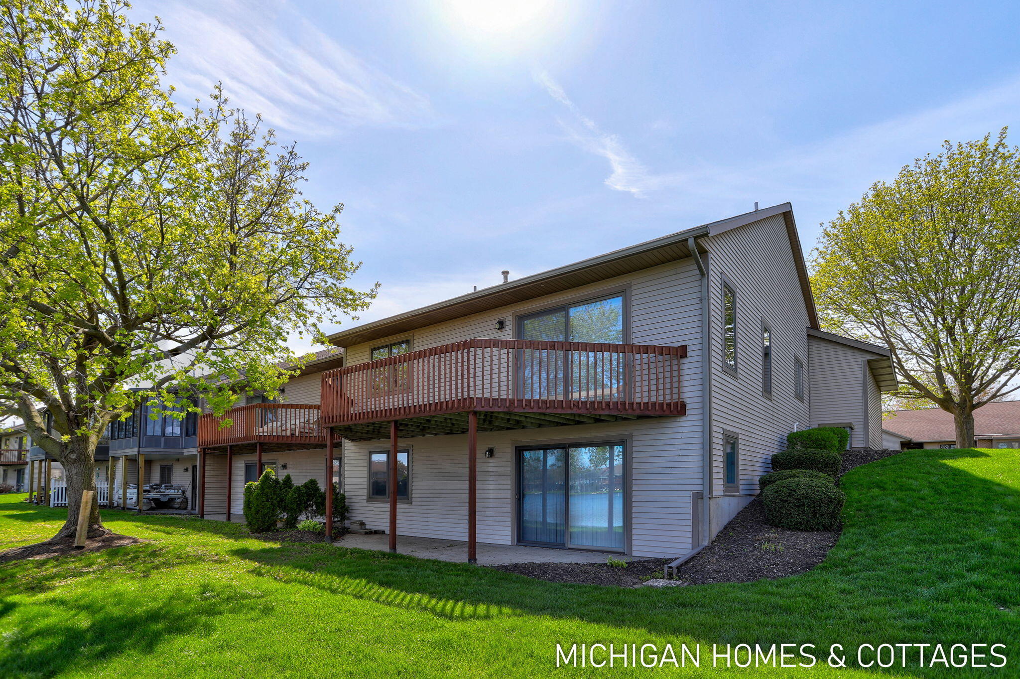 1674 Lakeview Drive Zeeland MI 49464