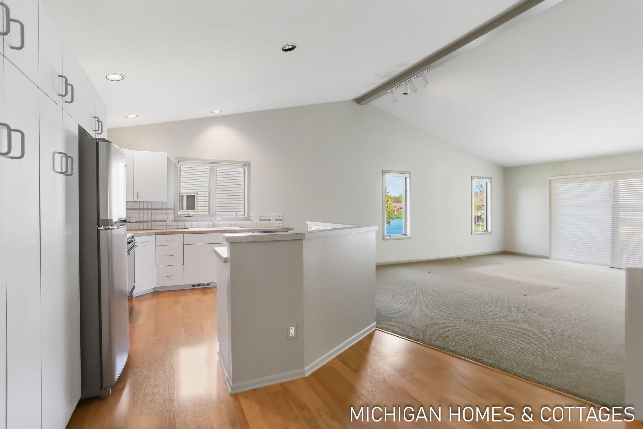 1674 Lakeview Drive Zeeland MI 49464