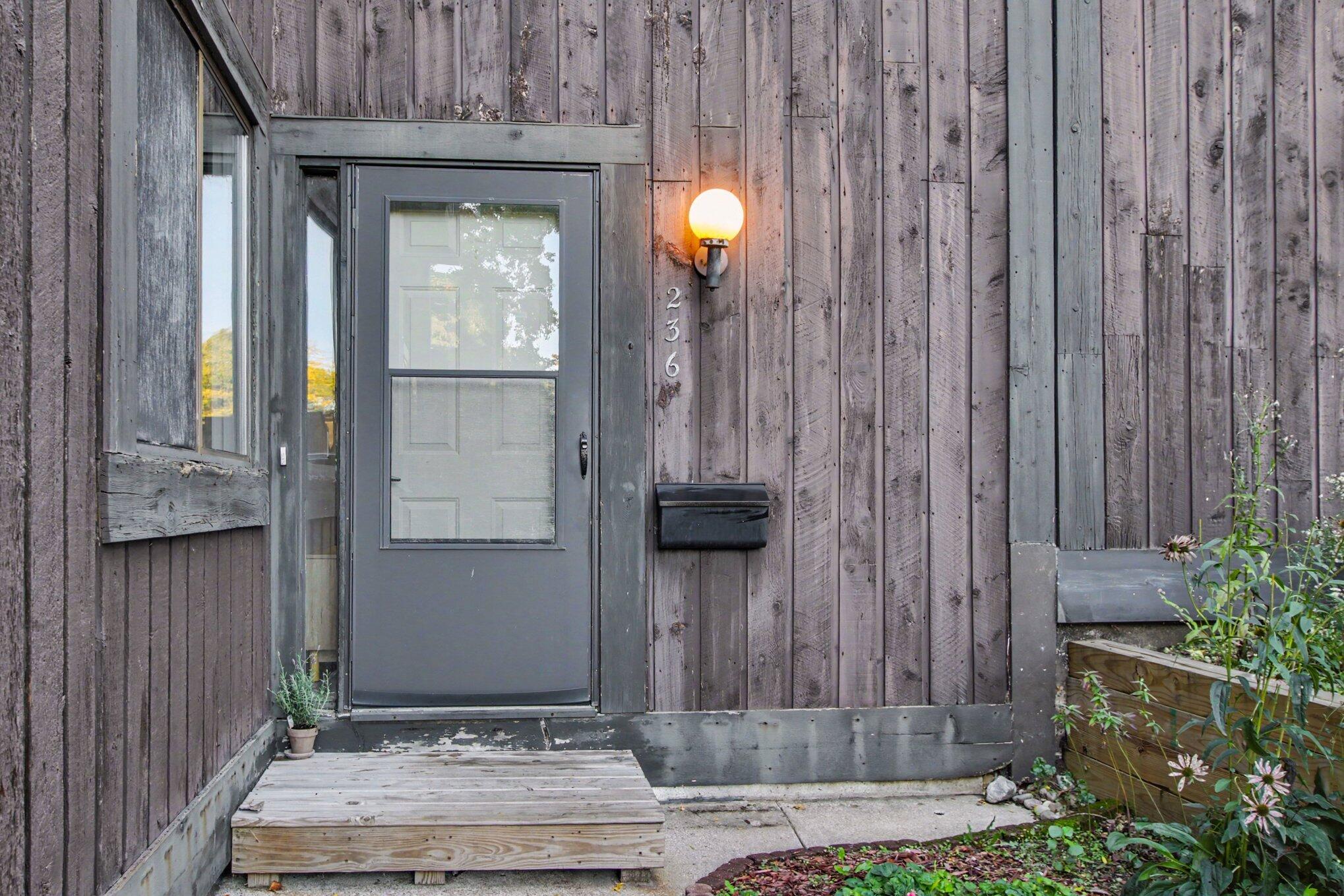 236 Falkirk Court Kalamazoo MI 49006