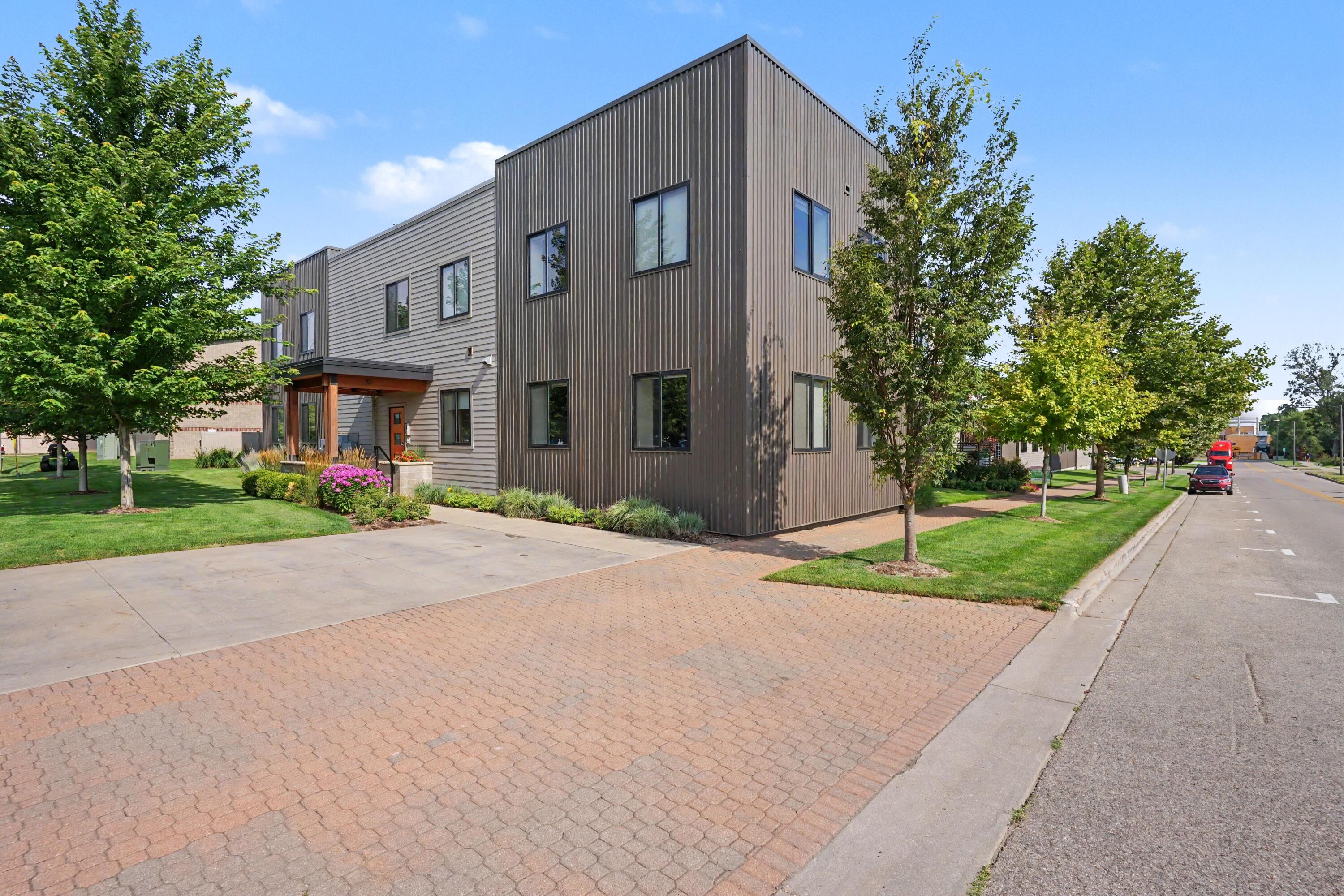 110 Central Avenue Holland MI 49423