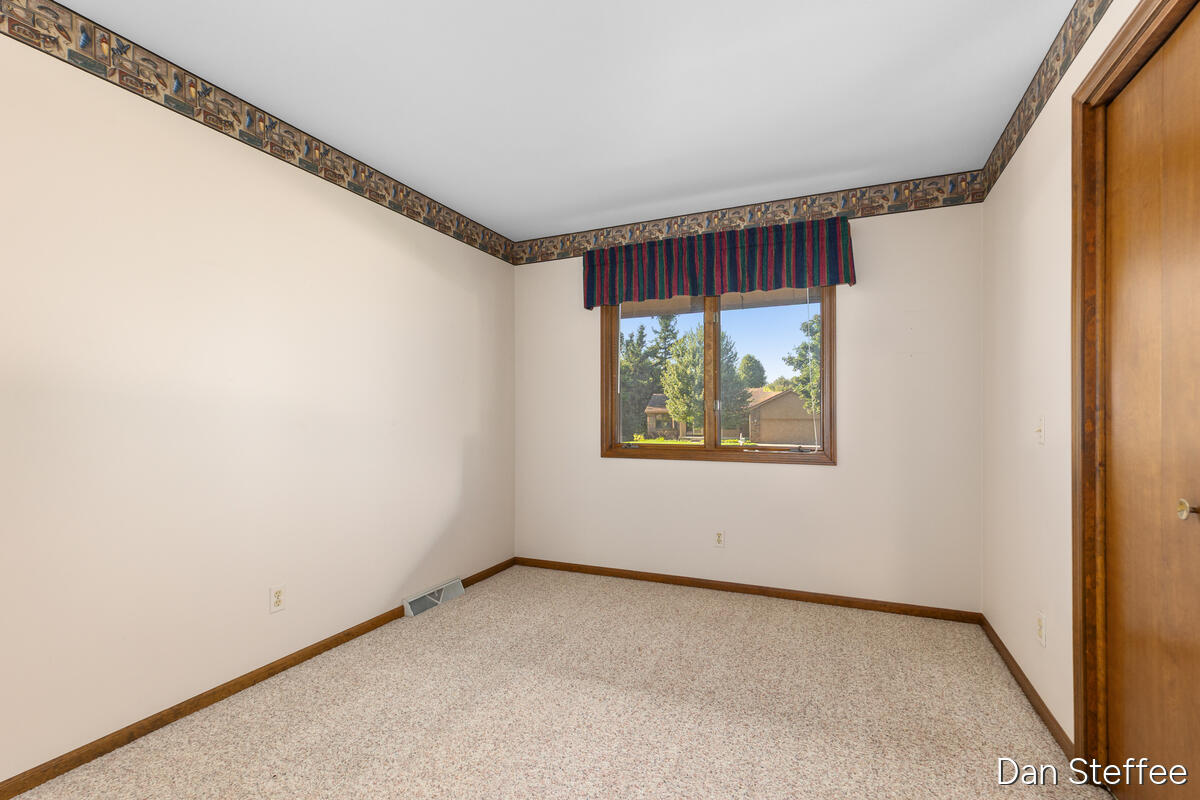 2121 Dewberry Drive NE Grand Rapids MI 49505