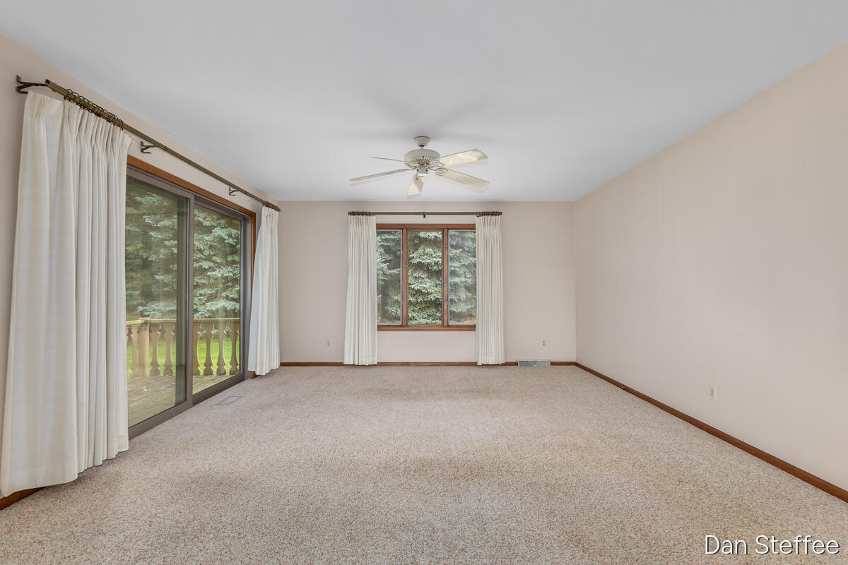 2121 Dewberry Drive NE Grand Rapids MI 49505