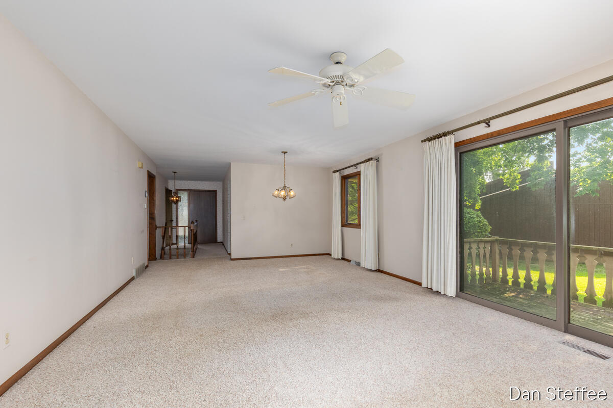2121 Dewberry Drive NE Grand Rapids MI 49505