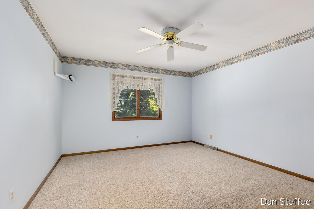 2121 Dewberry Drive NE Grand Rapids MI 49505