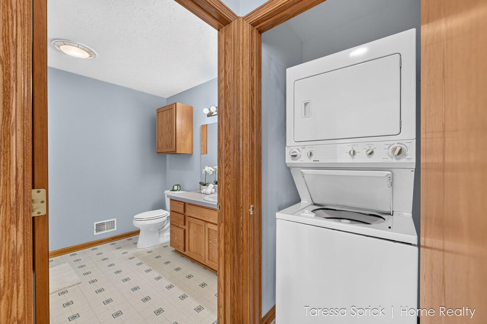 1533 Castlemaine Drive Zeeland MI 49464