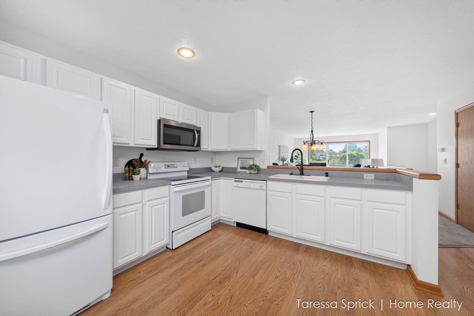 1533 Castlemaine Drive Zeeland MI 49464