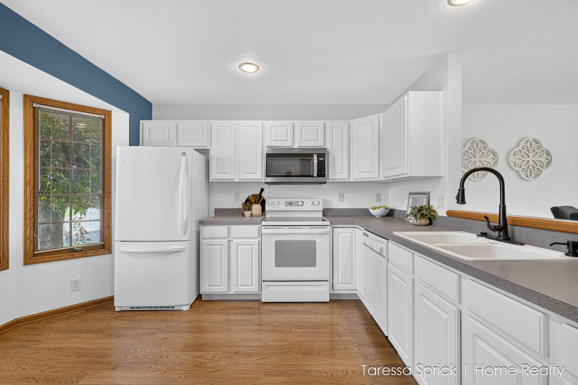 1533 Castlemaine Drive Zeeland MI 49464