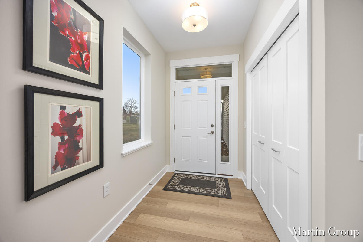 2247 Watertown Way NE Grand Rapids MI 49505