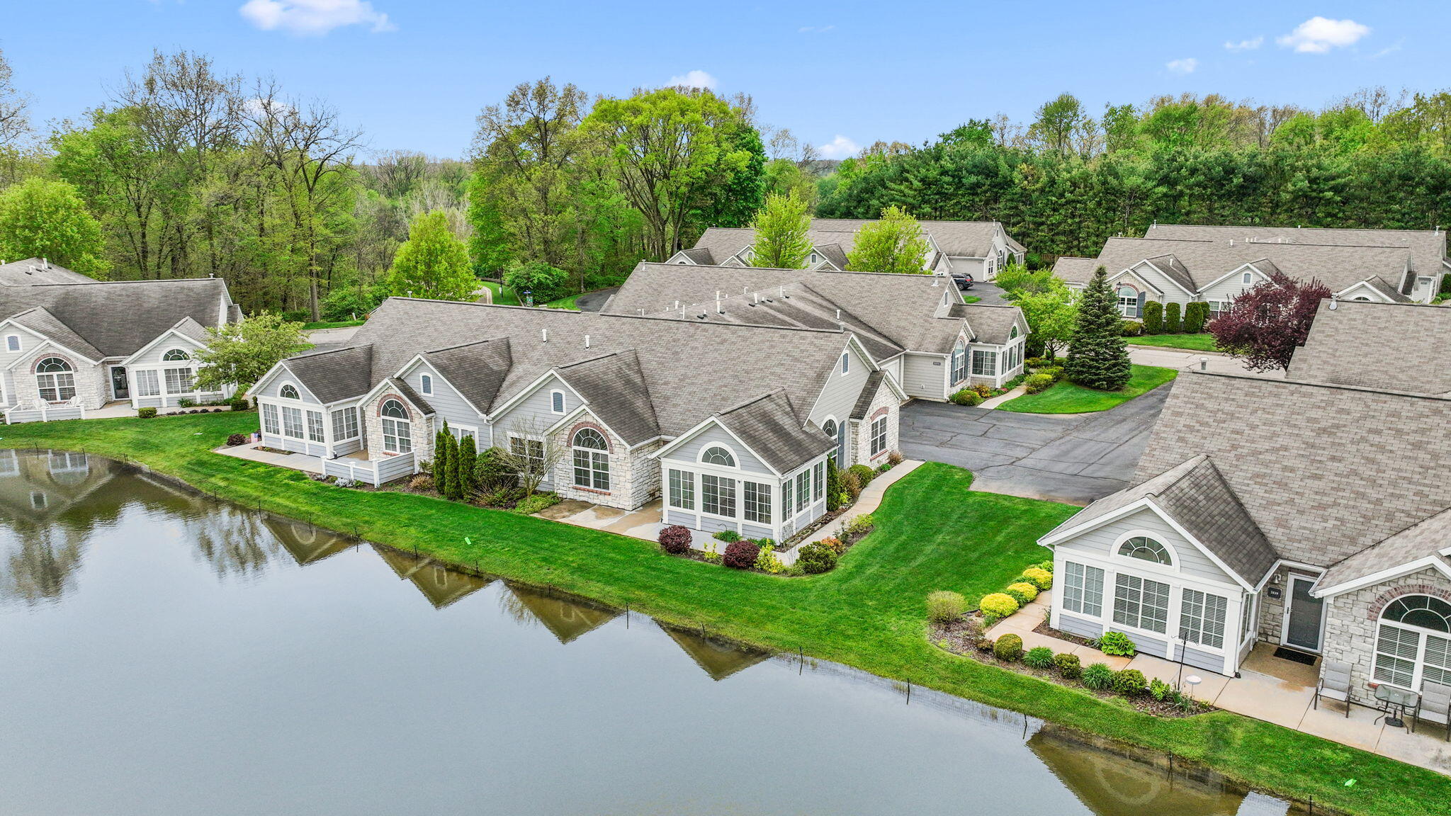 2853 Villa Lane Benton Harbor MI 49022