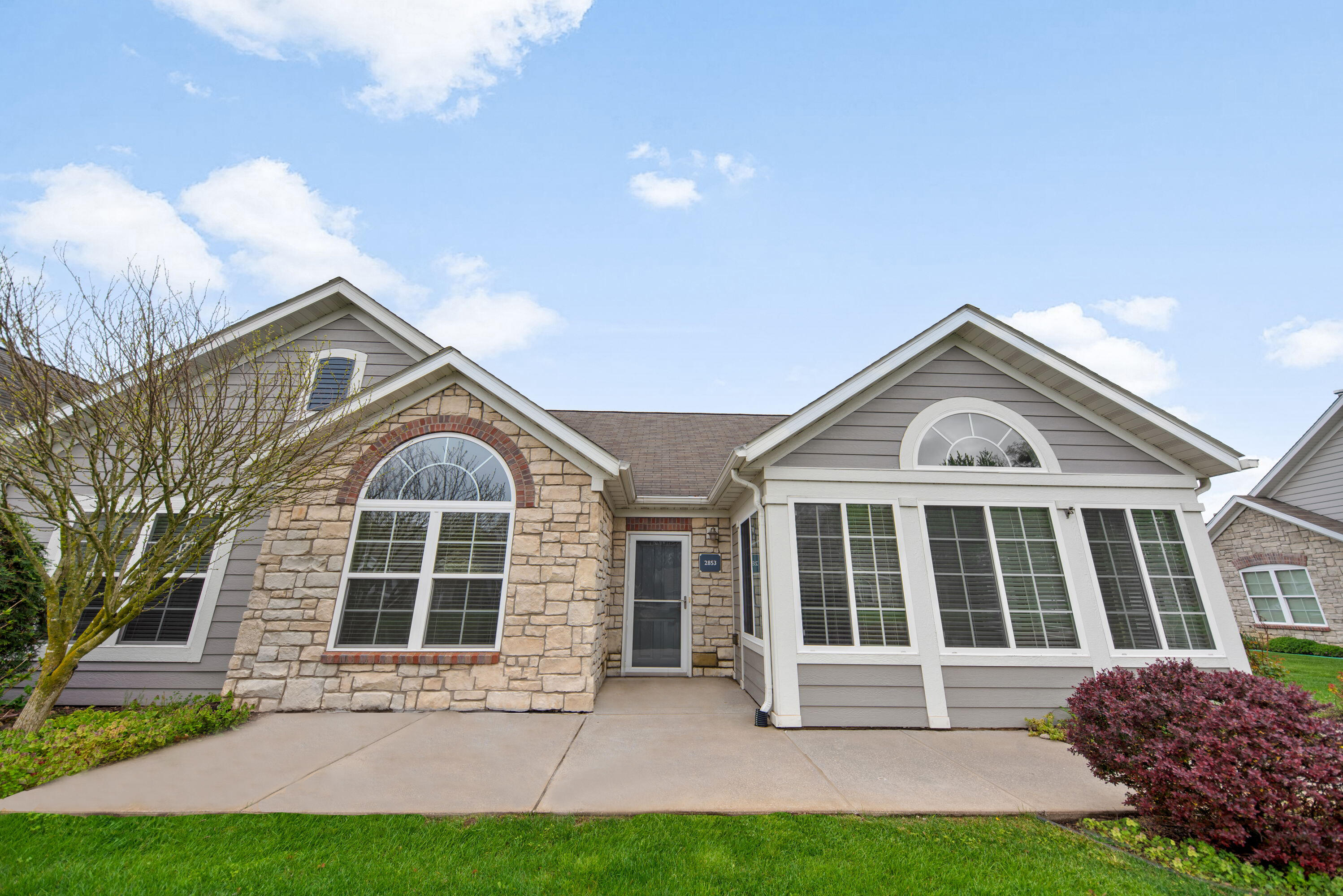 2853 Villa Lane Benton Harbor MI 49022