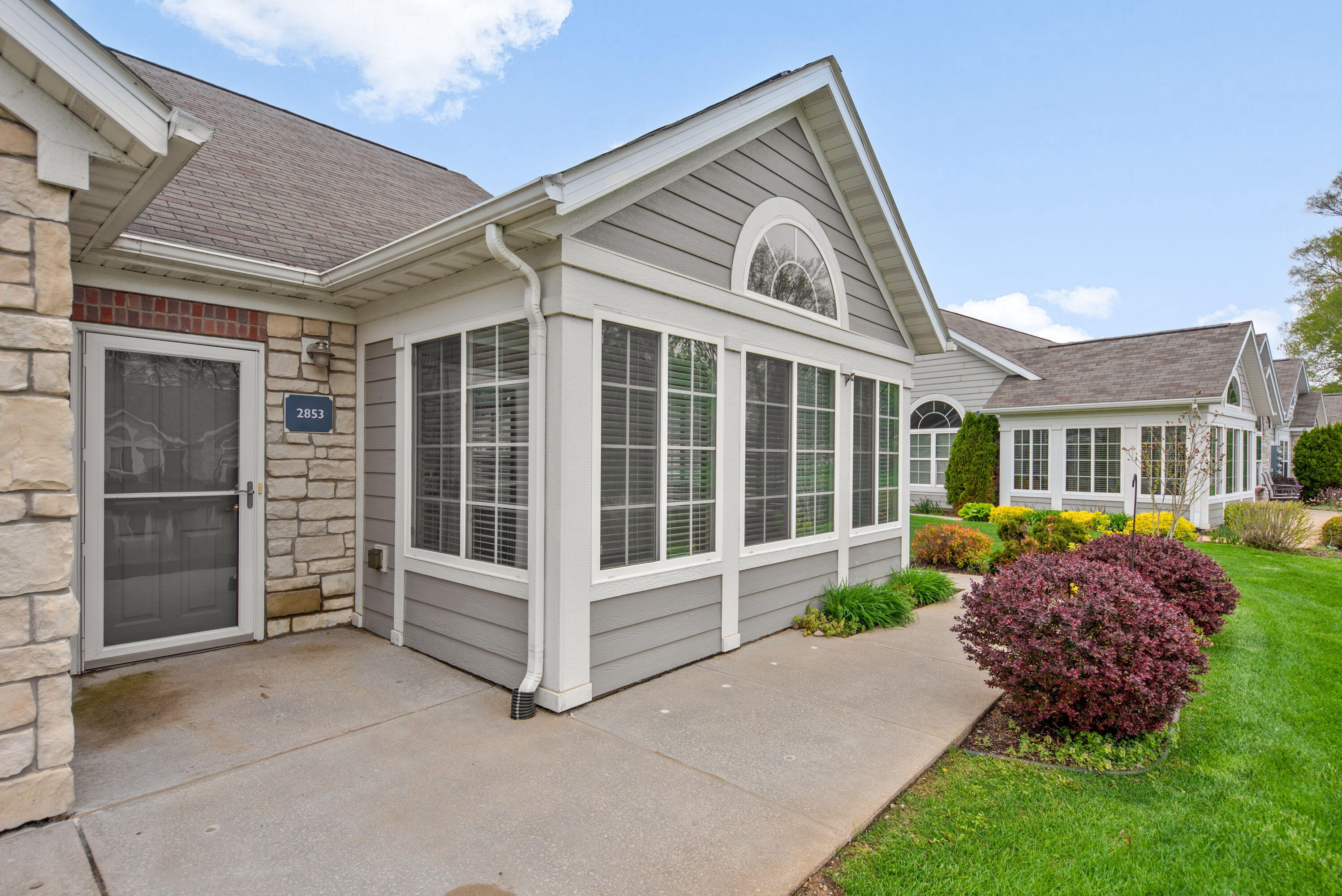 2853 Villa Lane Benton Harbor MI 49022