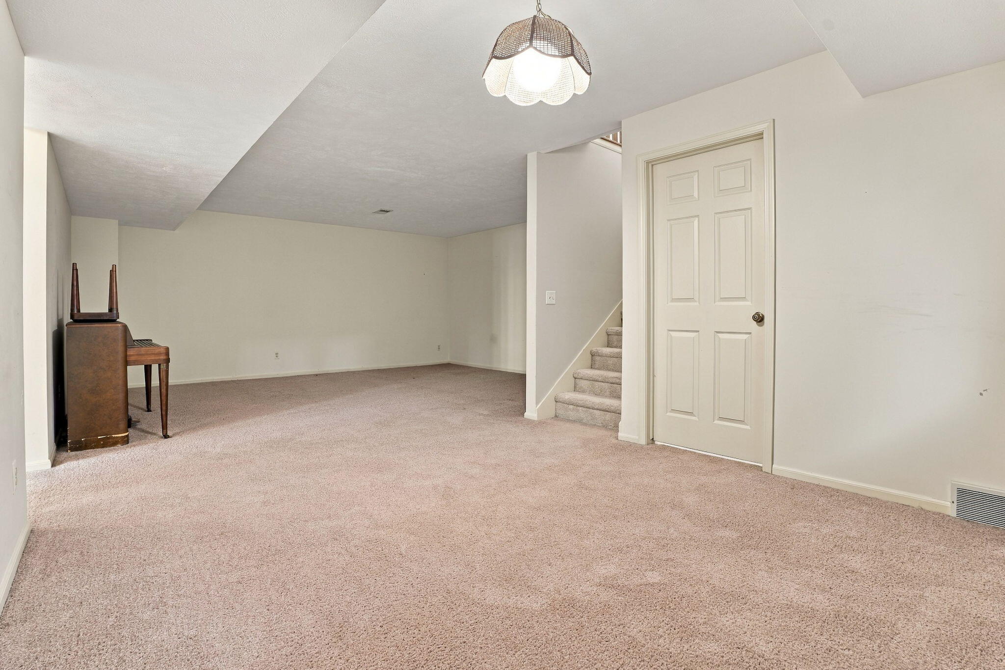 4763 Rockvalley Drive NE Grand Rapids MI 49525