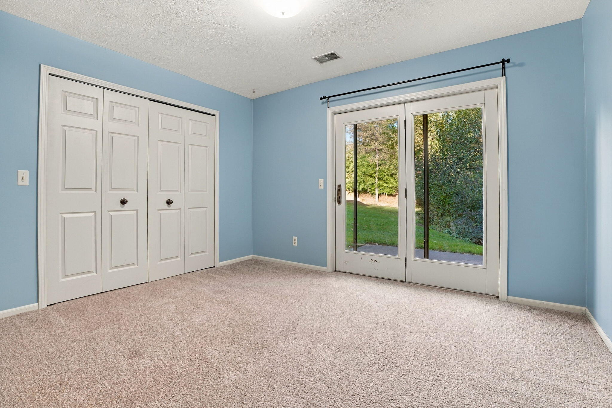 4763 Rockvalley Drive NE Grand Rapids MI 49525