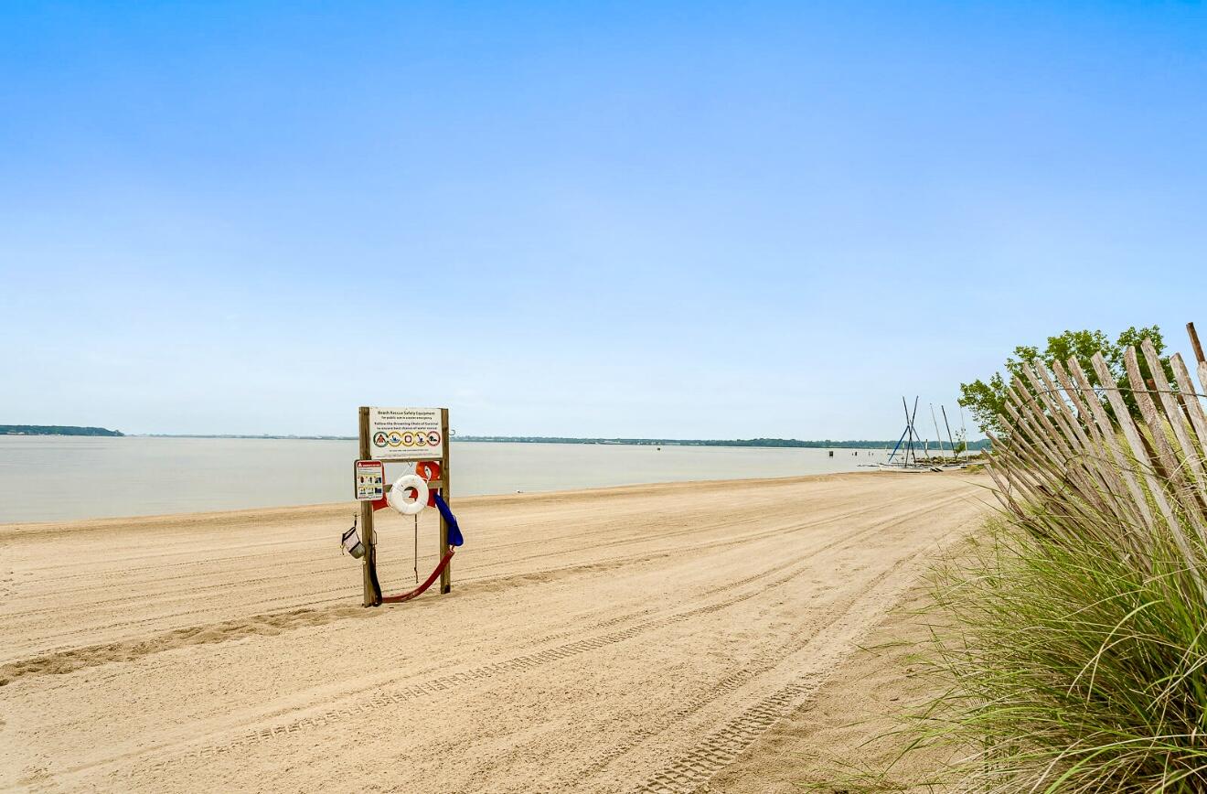 3633 Marina View Point Muskegon MI 49441