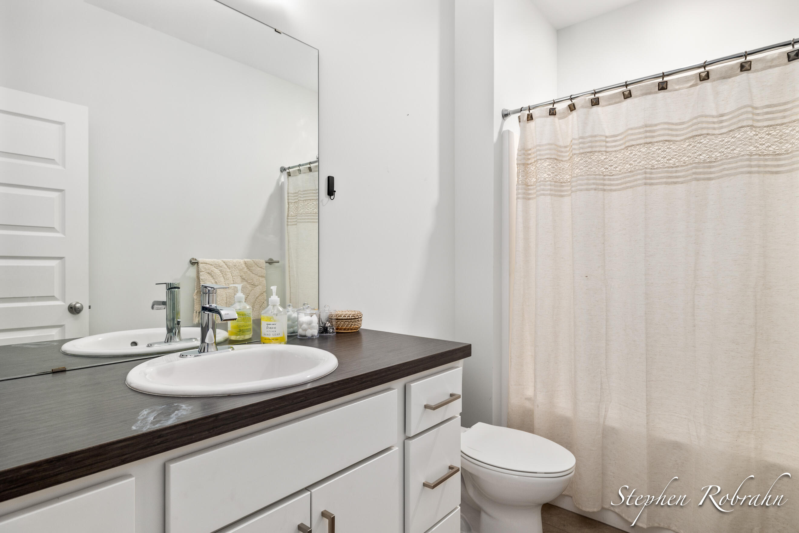 2005 Celadon Drive NE Grand Rapids MI 49525