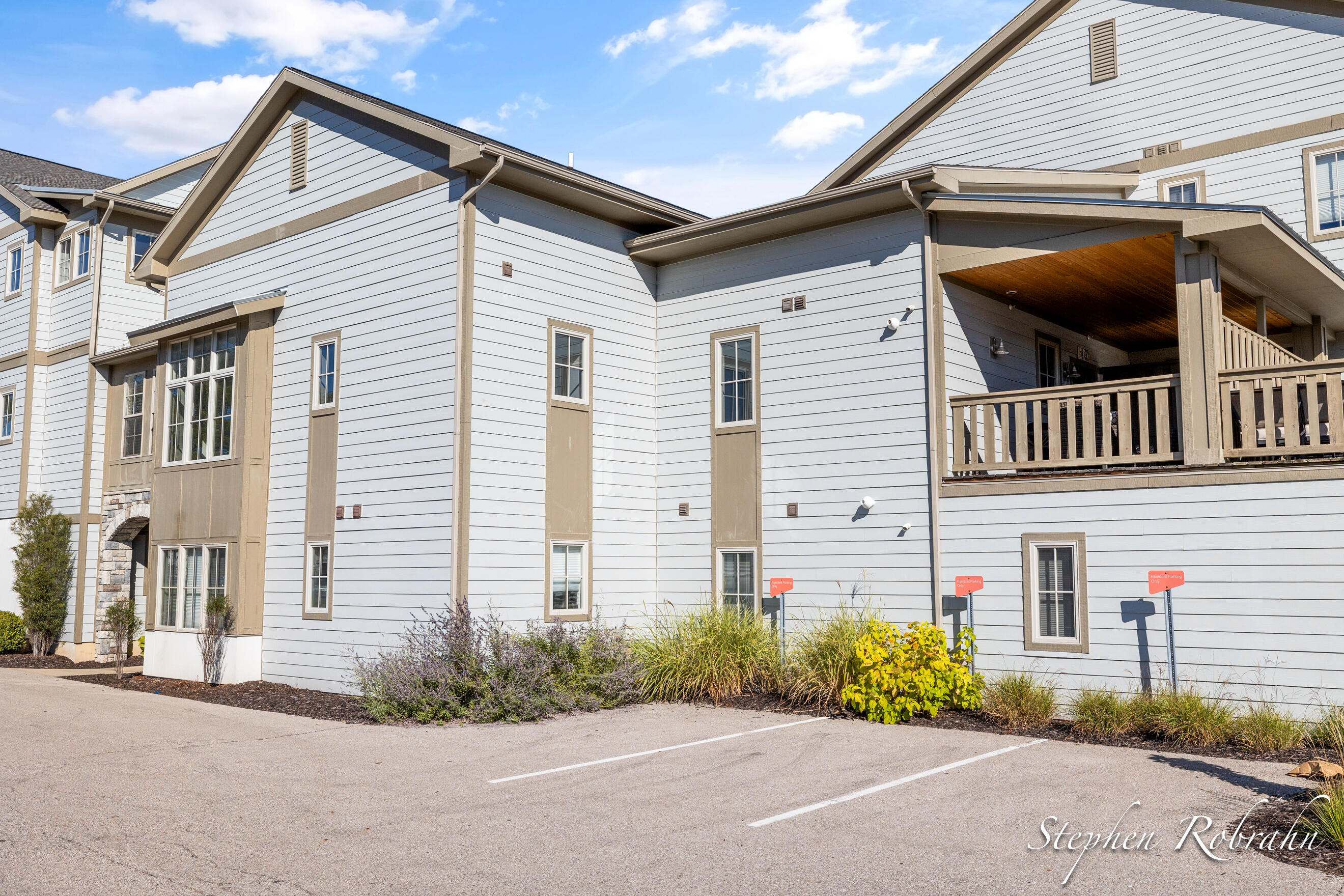 2005 Celadon Drive NE Grand Rapids MI 49525