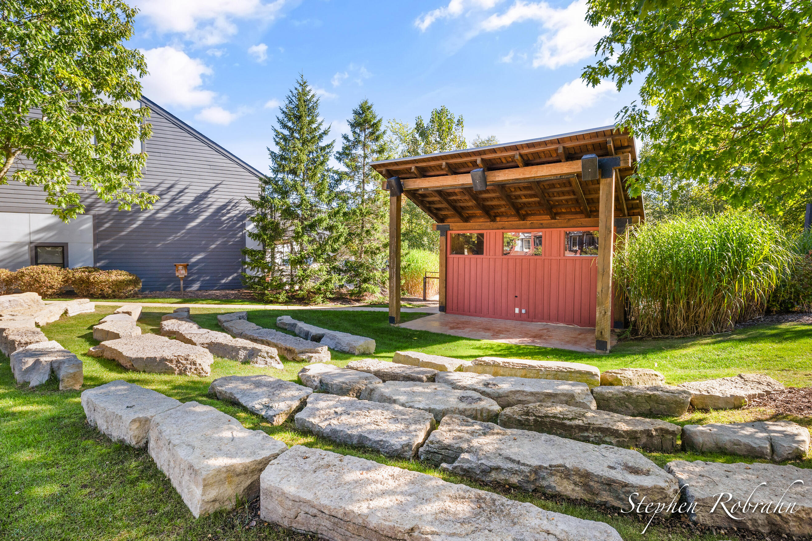 2005 Celadon Drive NE Grand Rapids MI 49525