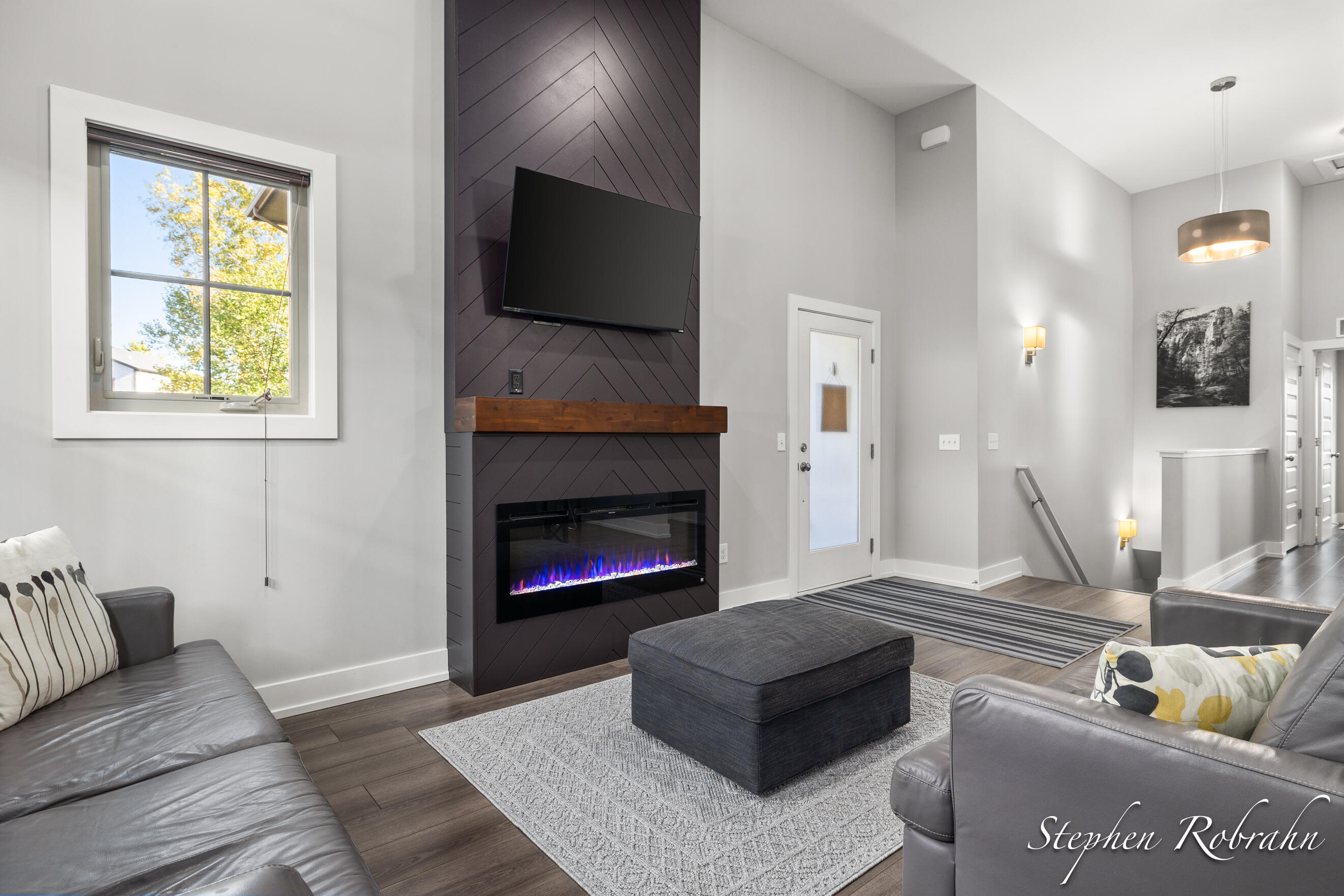 2005 Celadon Drive NE Grand Rapids MI 49525