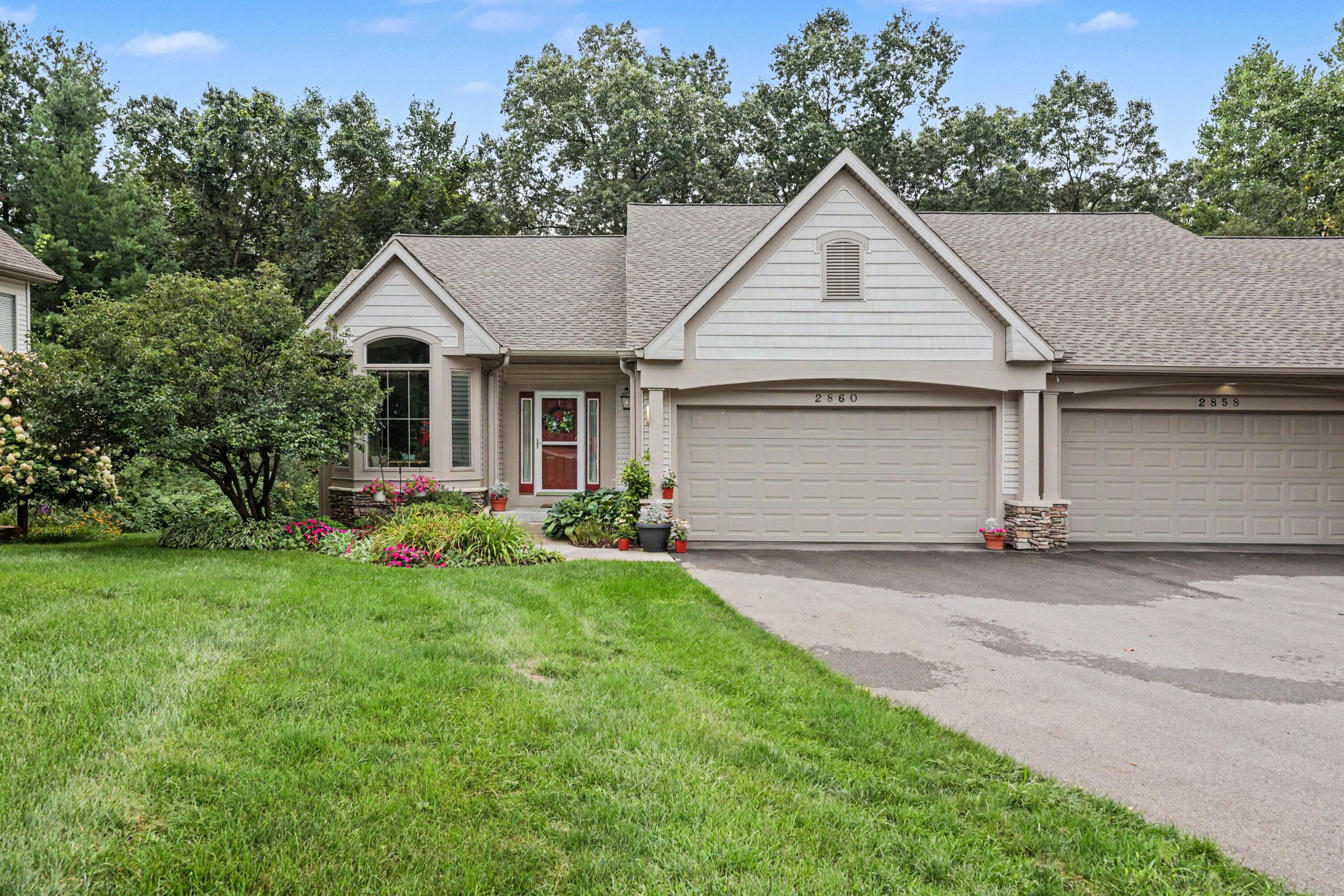 2860 Willow Ln Court NE Grand Rapids MI 49525