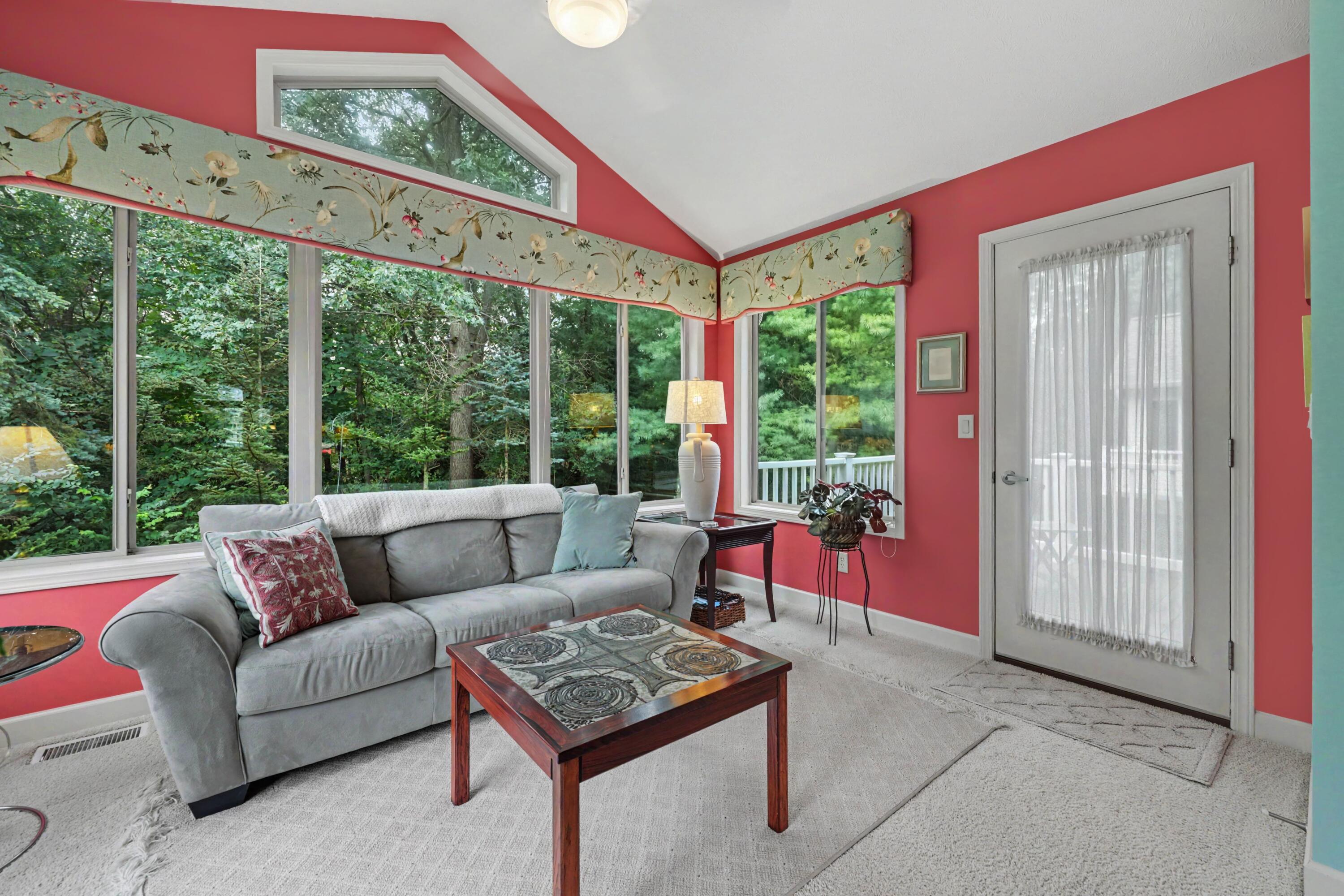 2860 Willow Ln Court NE Grand Rapids MI 49525
