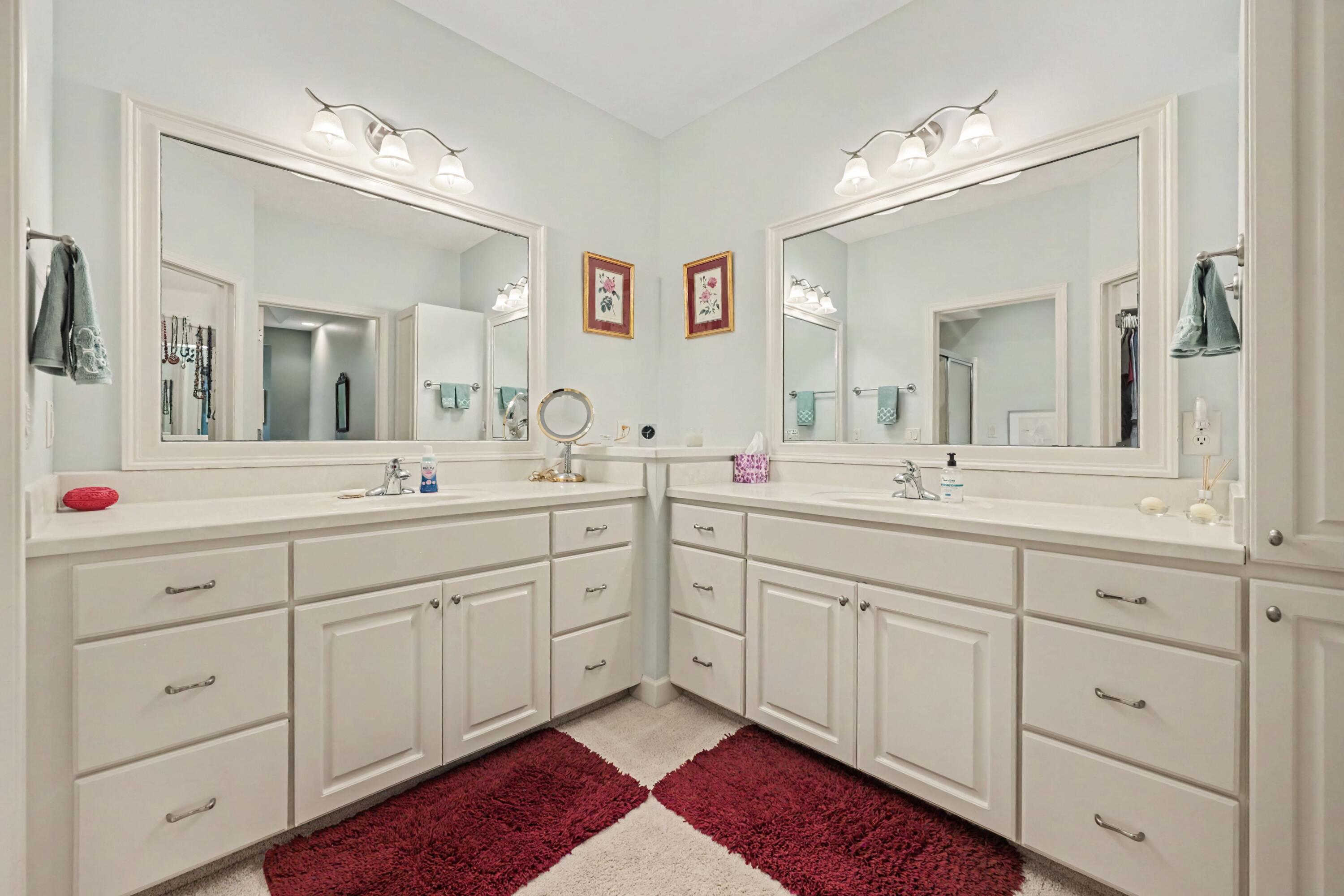 2860 Willow Ln Court NE Grand Rapids MI 49525