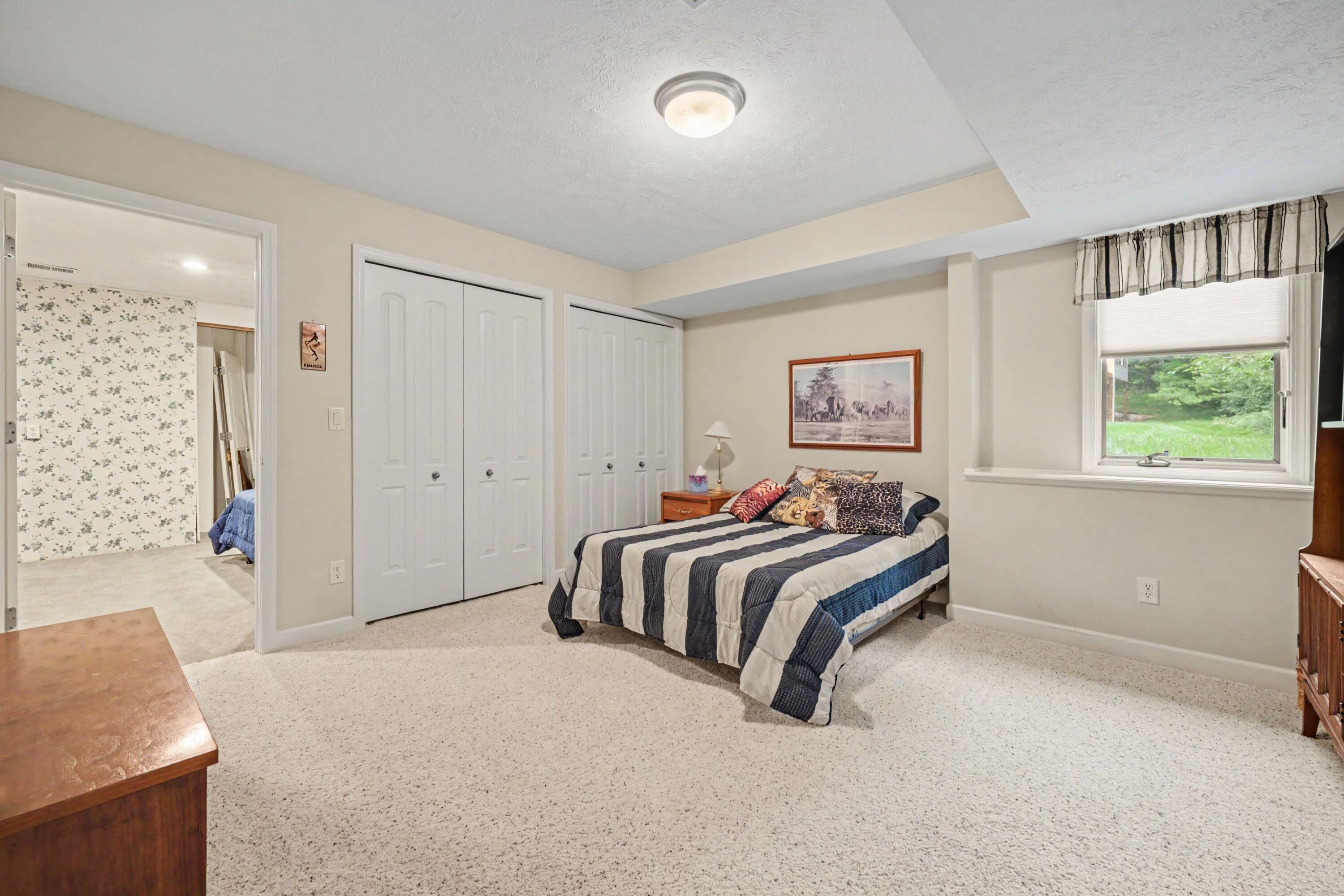 2860 Willow Ln Court NE Grand Rapids MI 49525